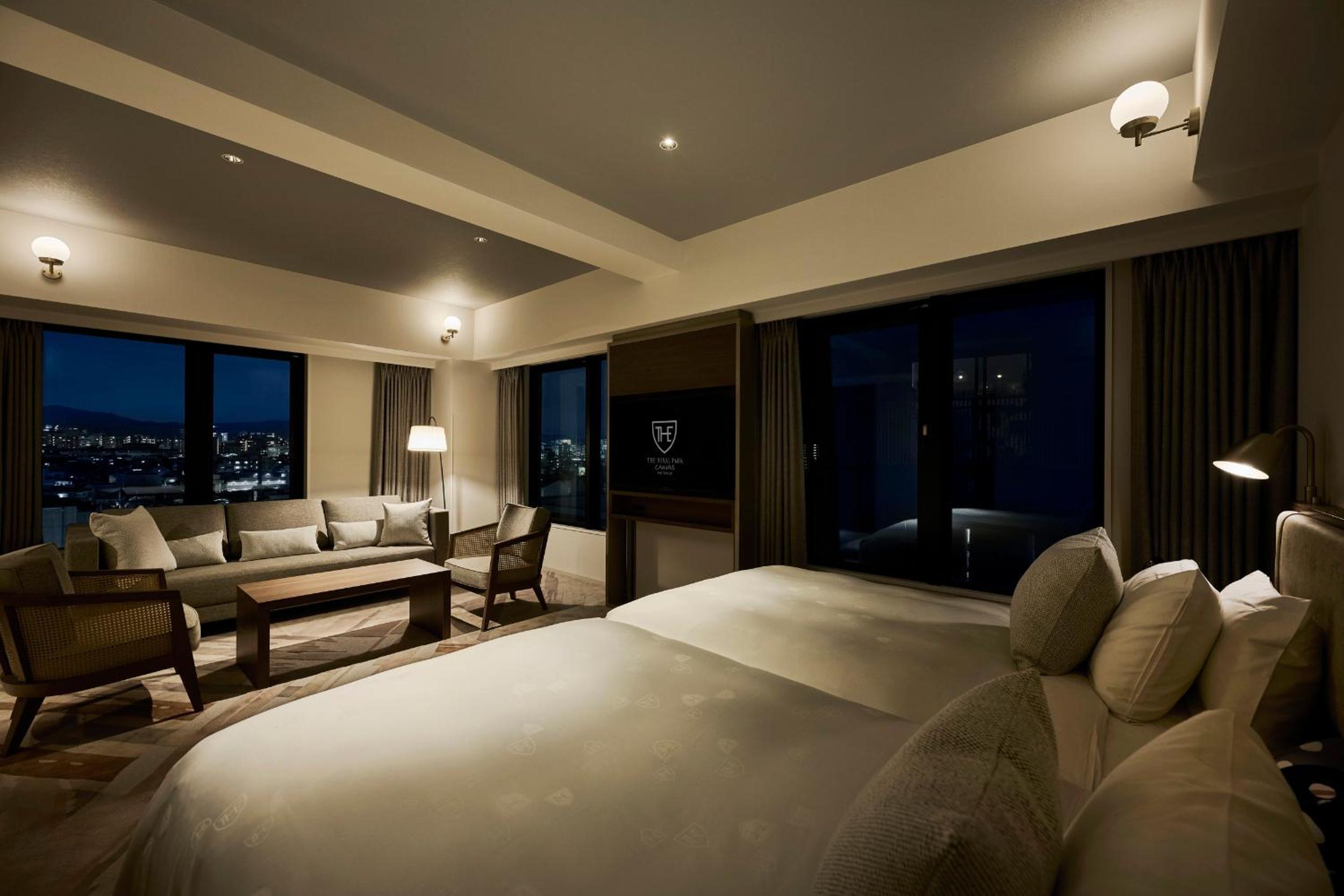 Large Twin Room - Photo 2