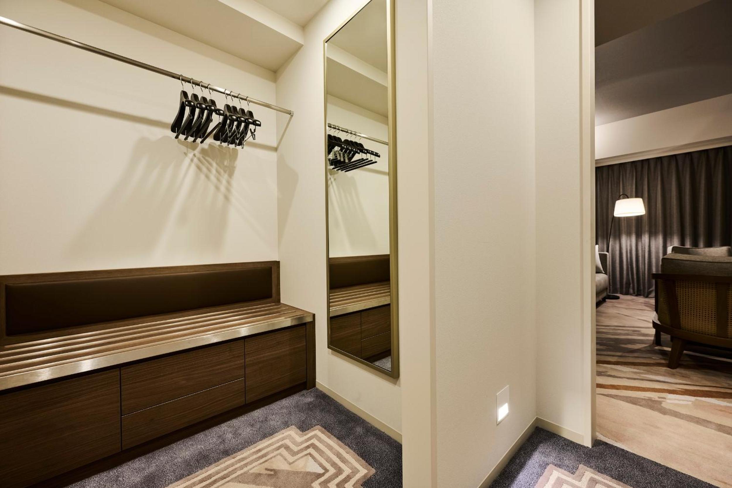 Large Twin Room - Photo 5
