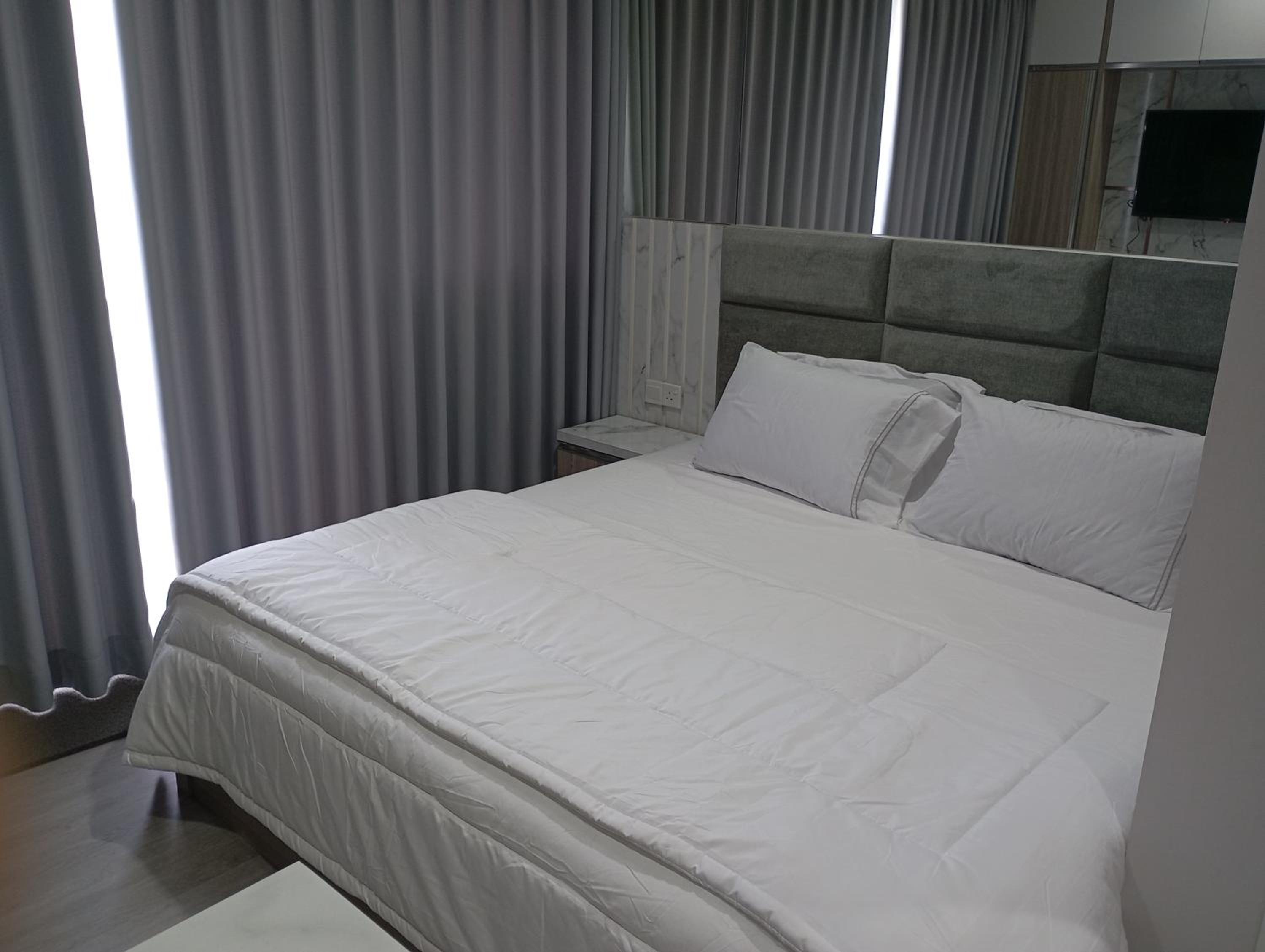 Studio Apartment photo 1