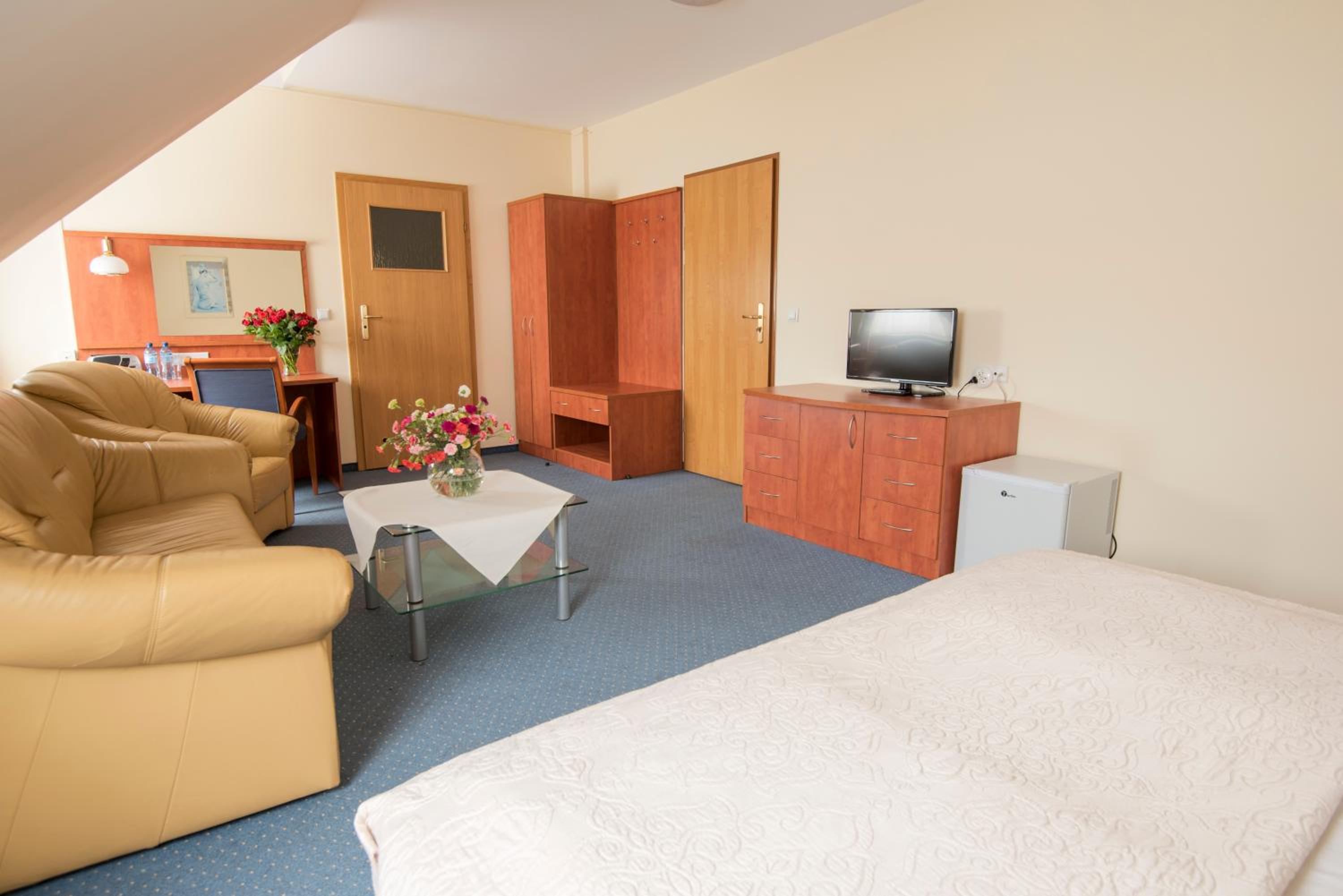 King Room with Spa Bath - Photo 7
