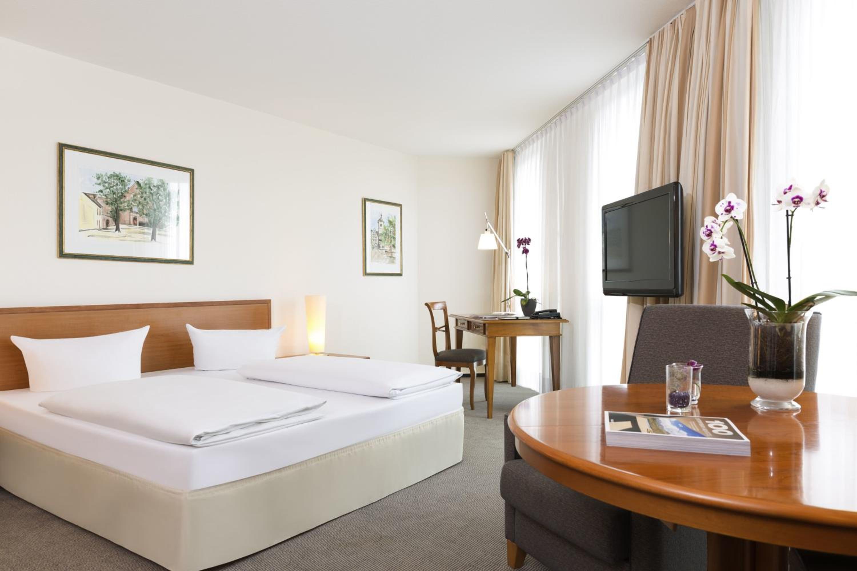 Standard Double Room - Photo 8