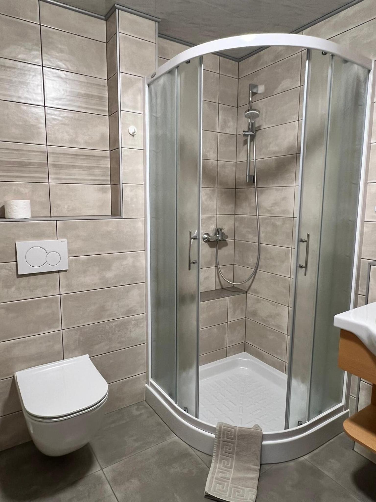 Double or Twin Room - Photo 3