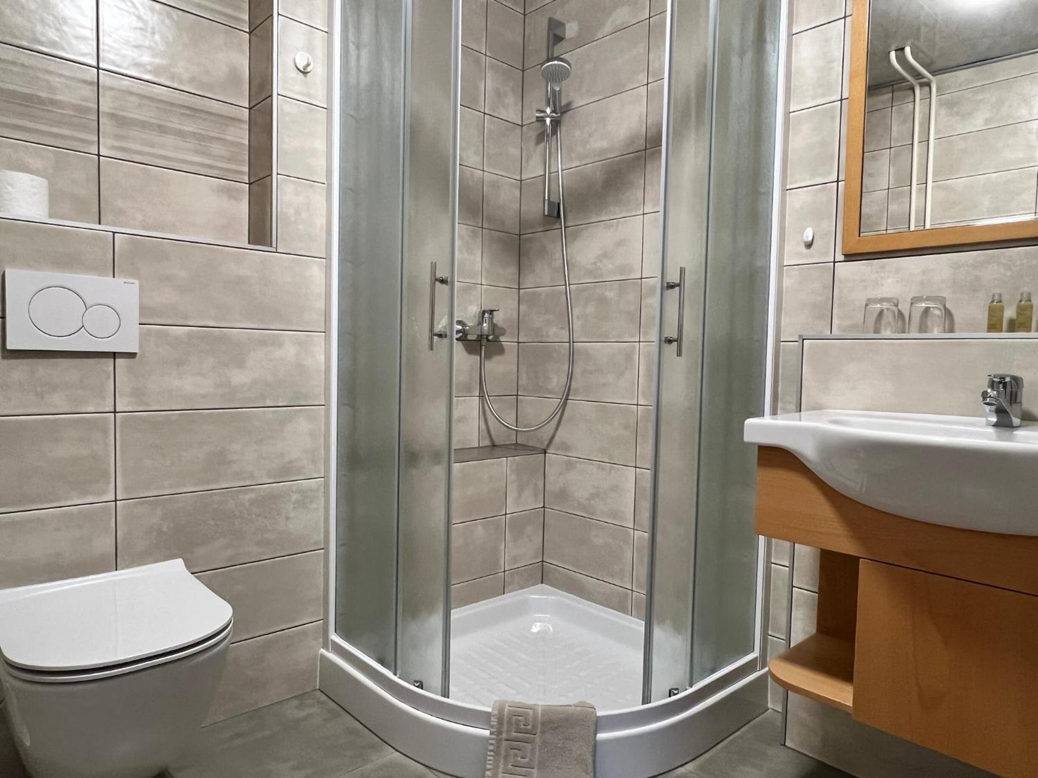 Double or Twin Room - Photo 4