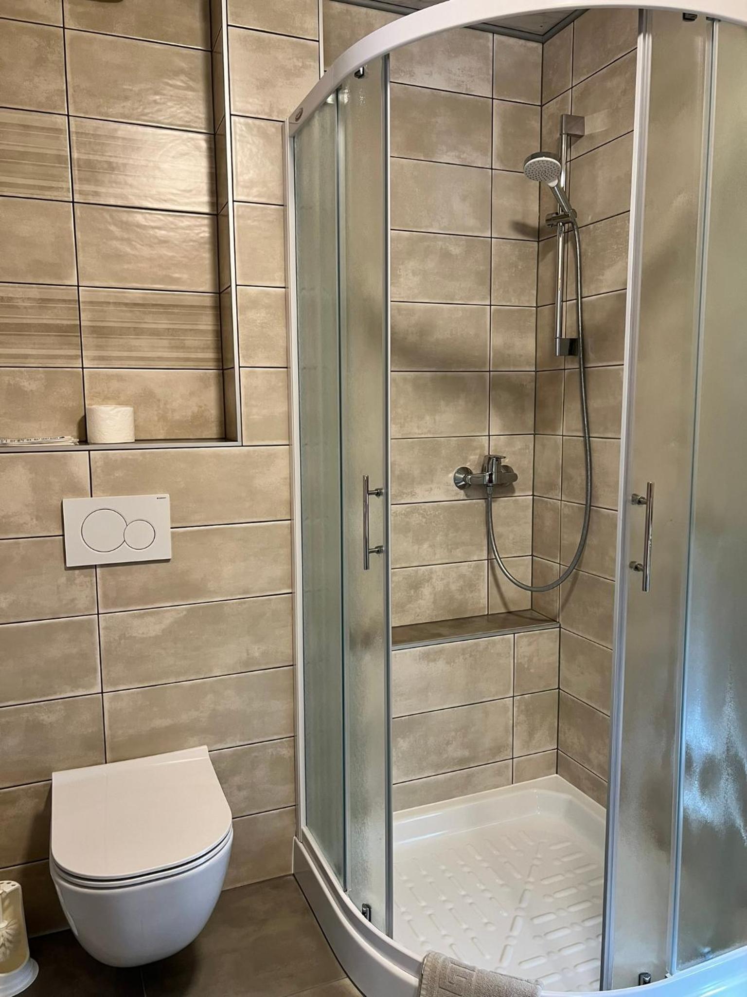 Double or Twin Room - Photo 7