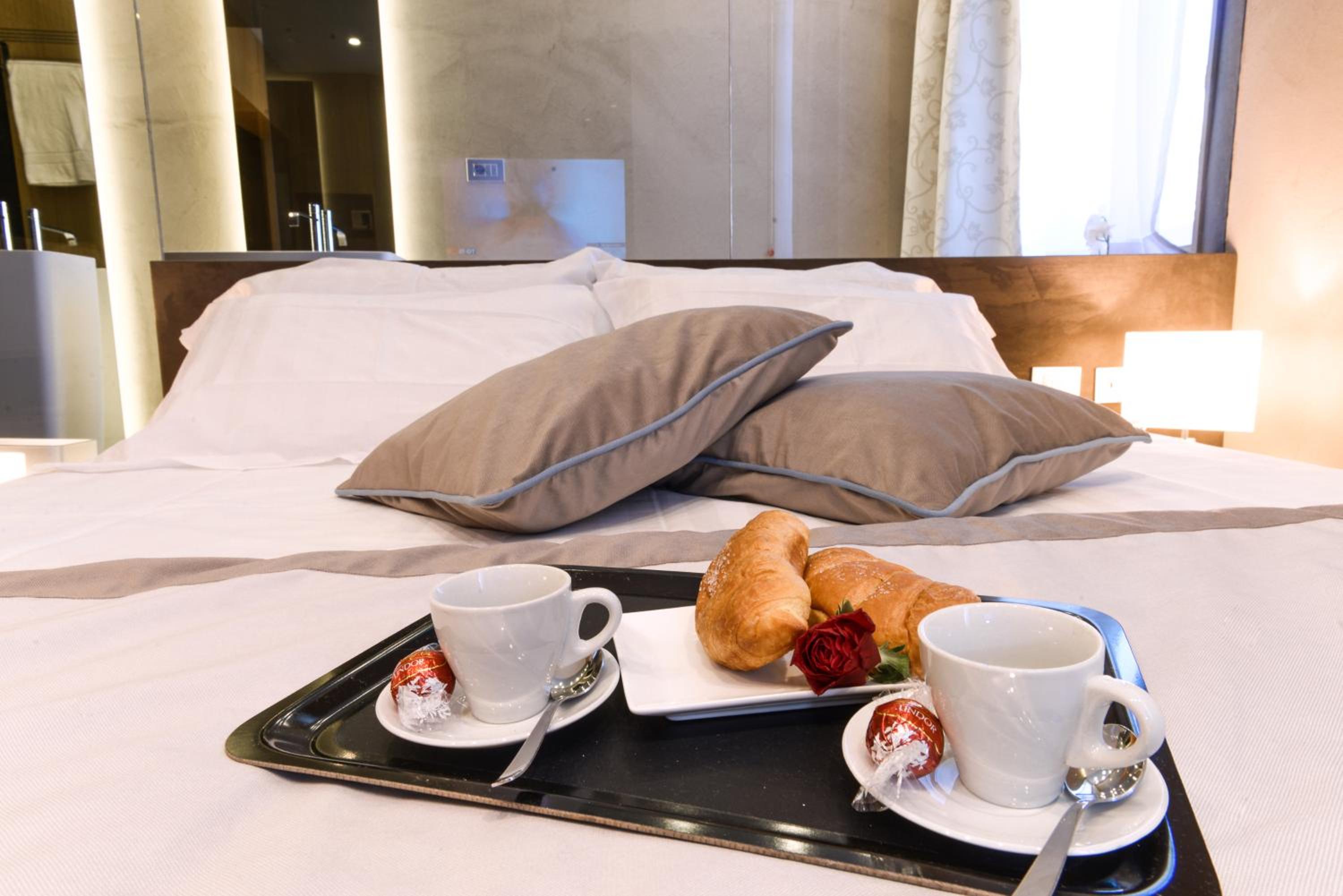 Junior Suite with City View photo 2