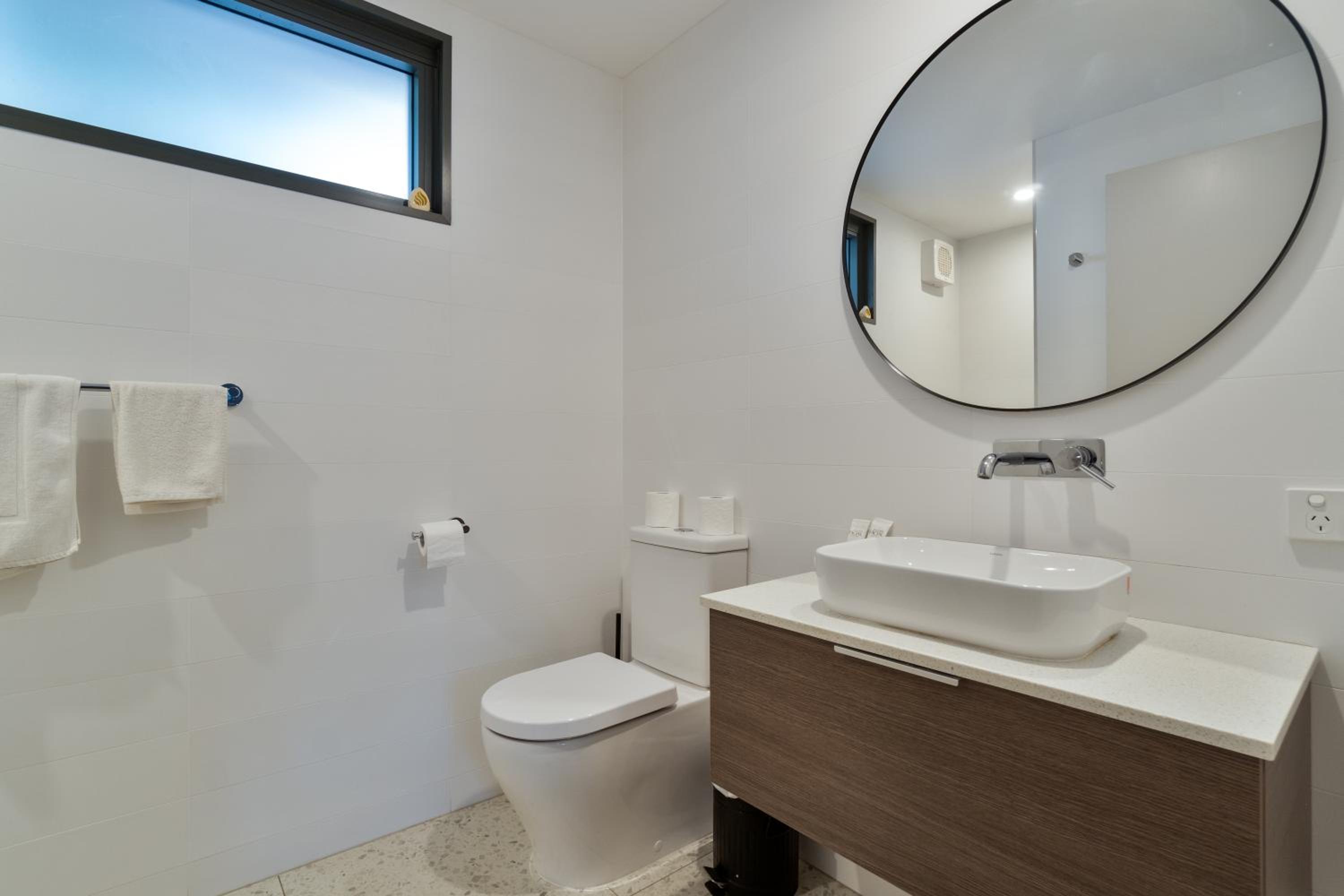 Superior King Suite - Photo 2