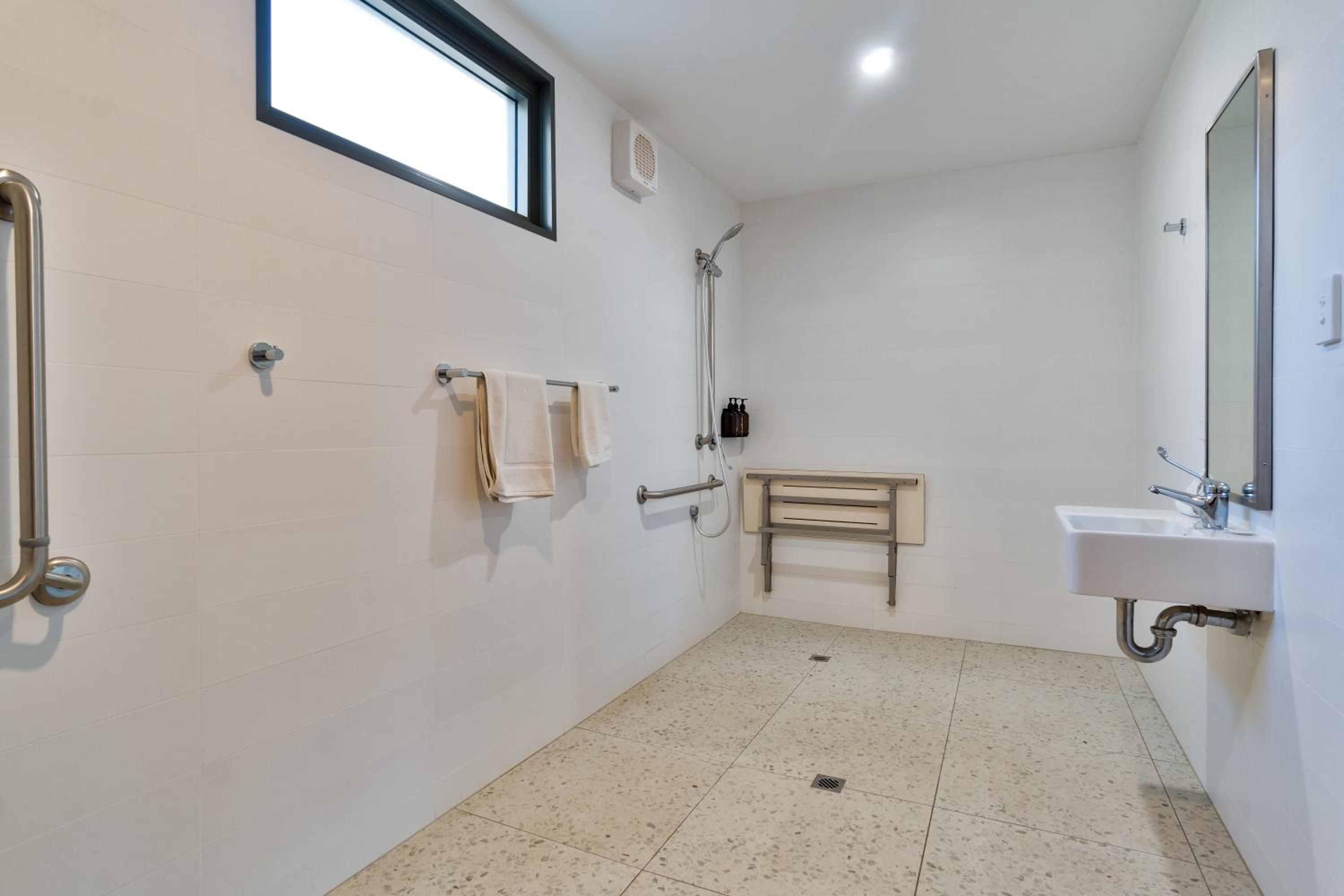 Studio - Disability Access - Photo 2