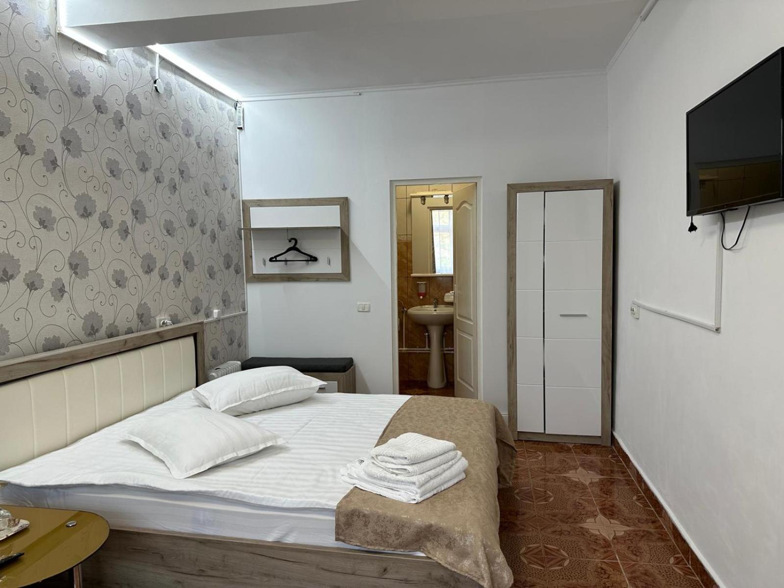 Double Room - Photo 24