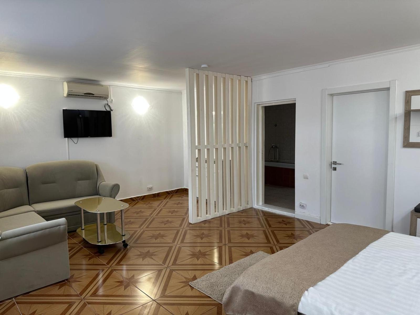 Double Room - Photo 28