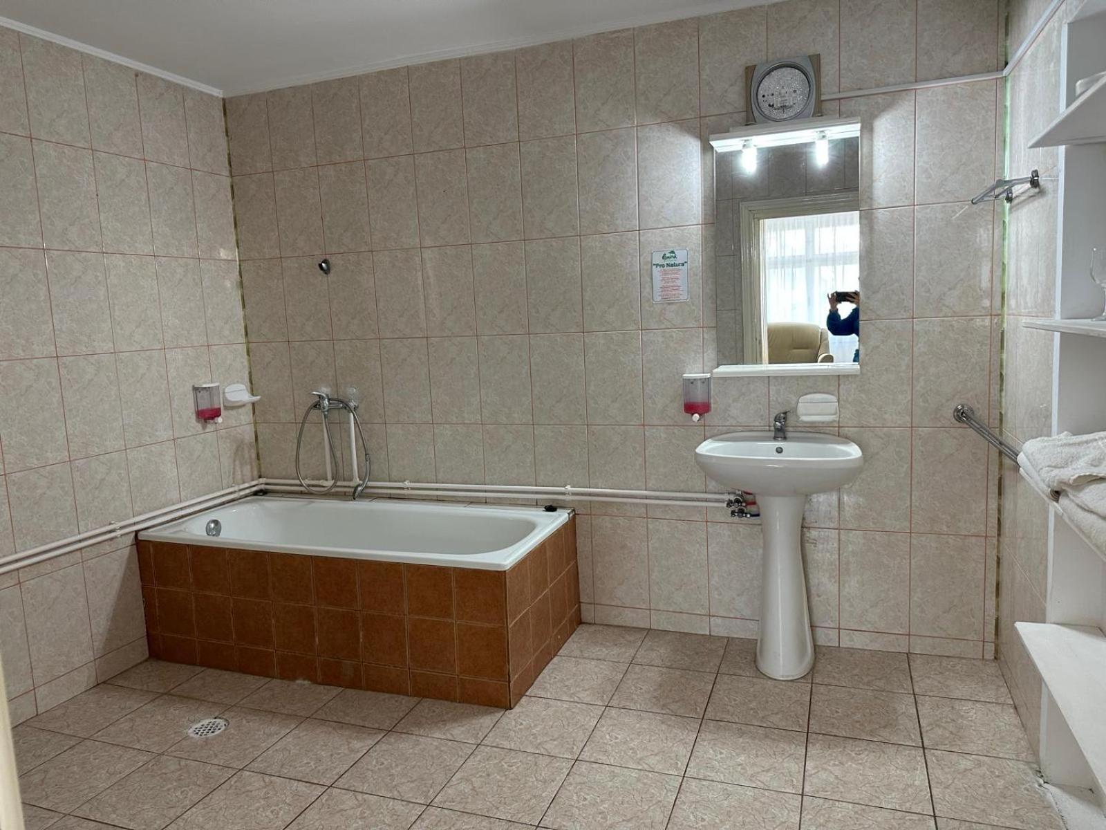 Double Room - Photo 13