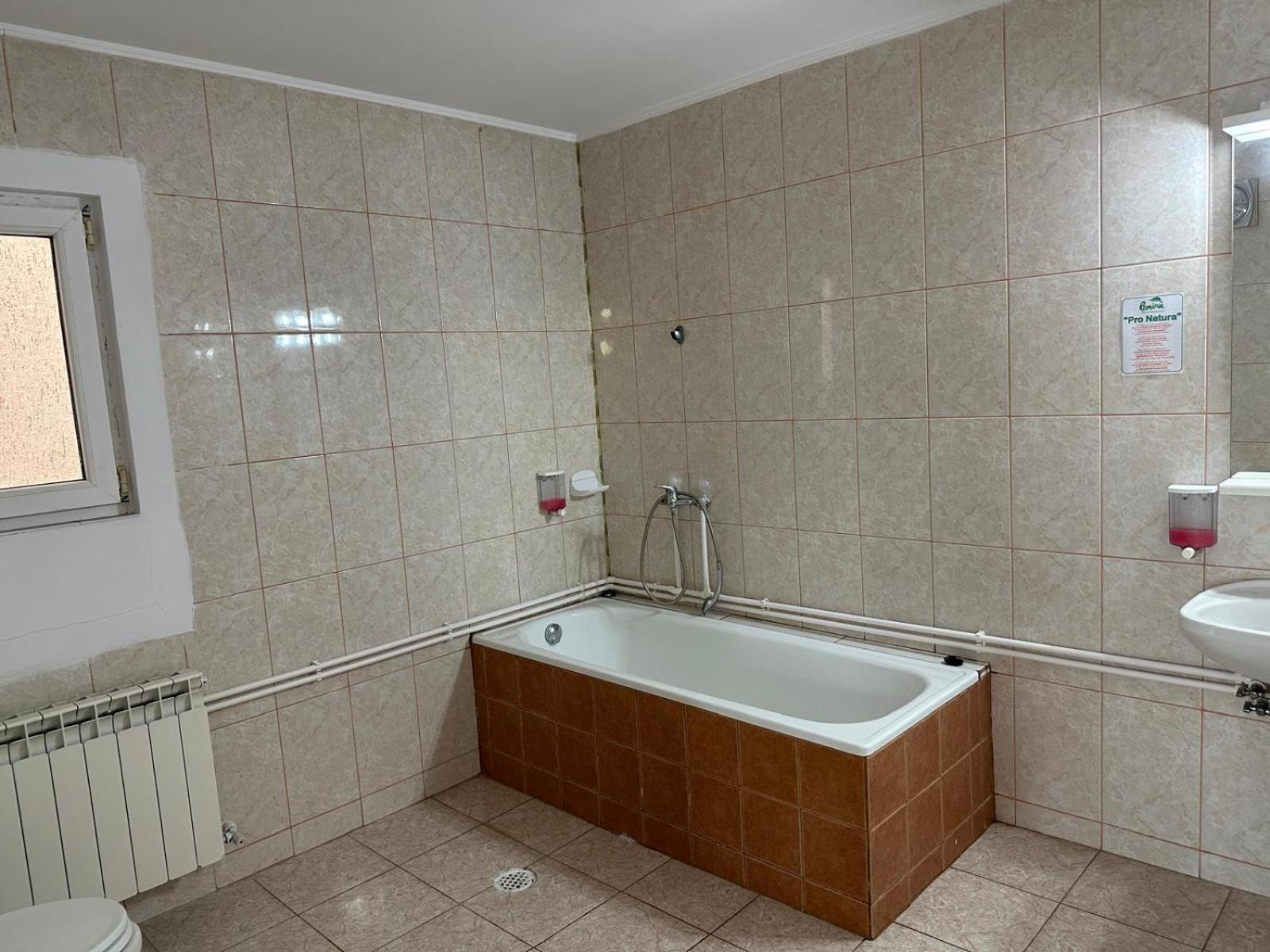 Double Room - Photo 11