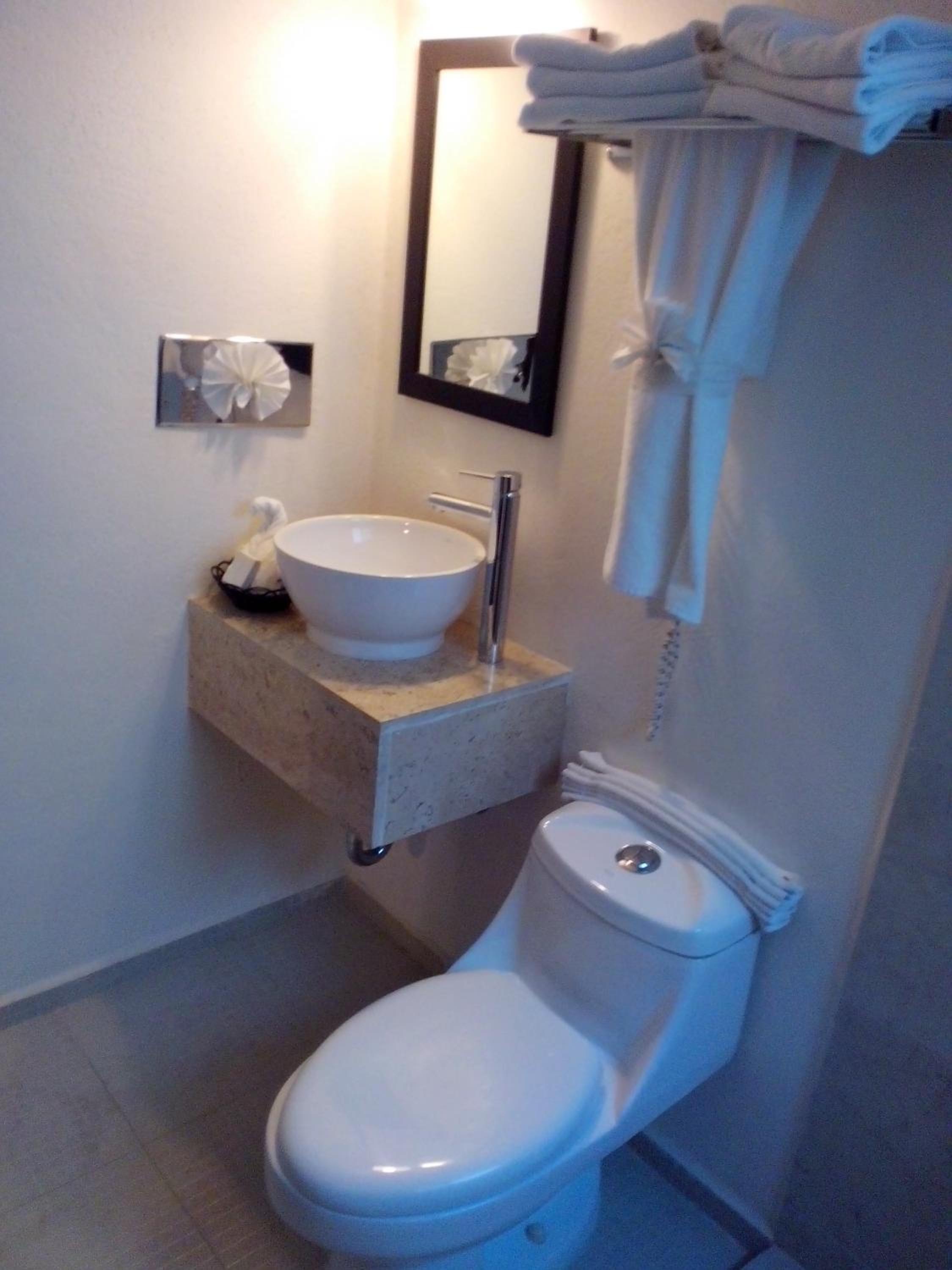 Double Room with One Double Bed - Non-Smoking - Photo 4