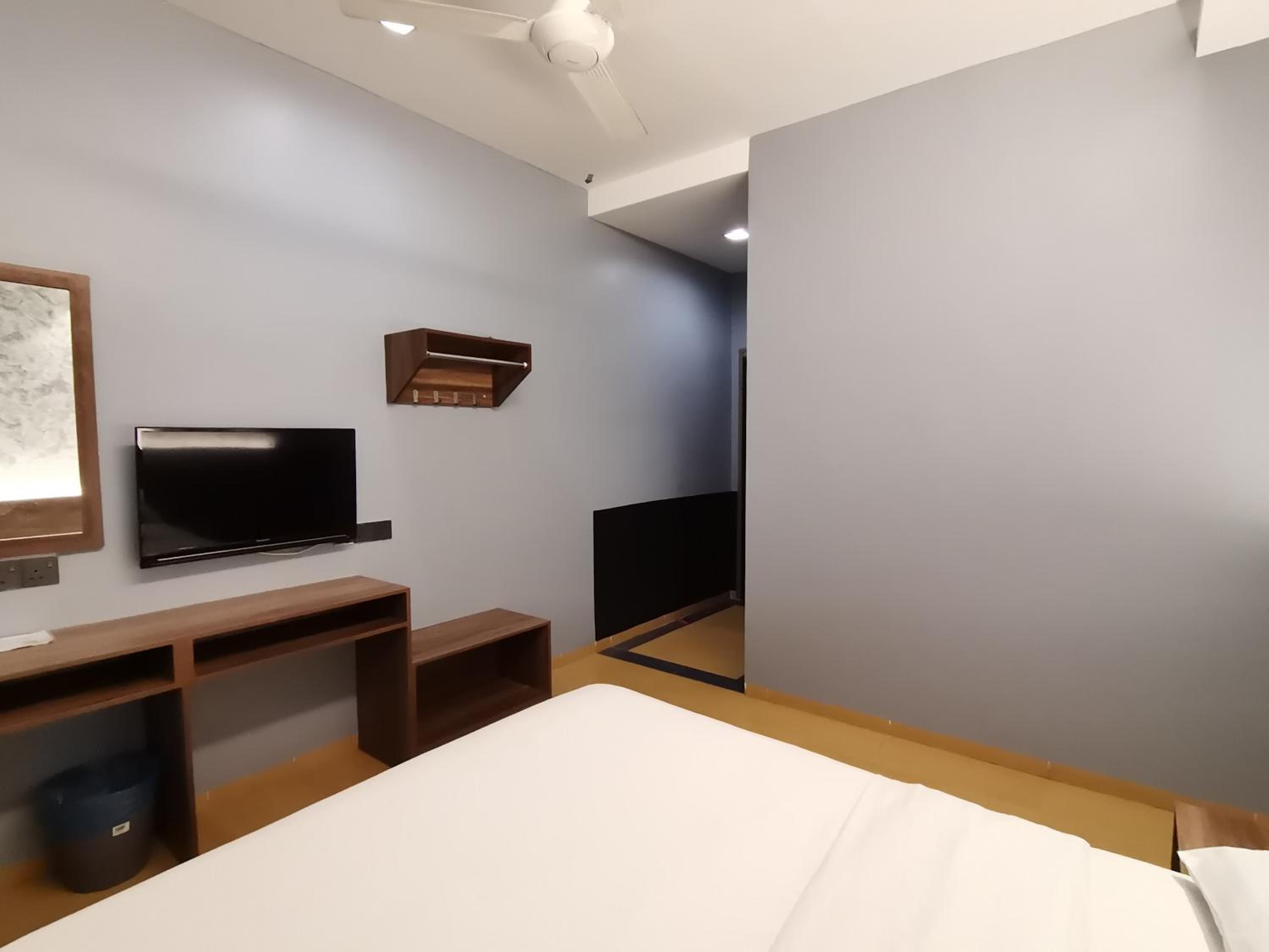 Standard Double Room - Photo 4