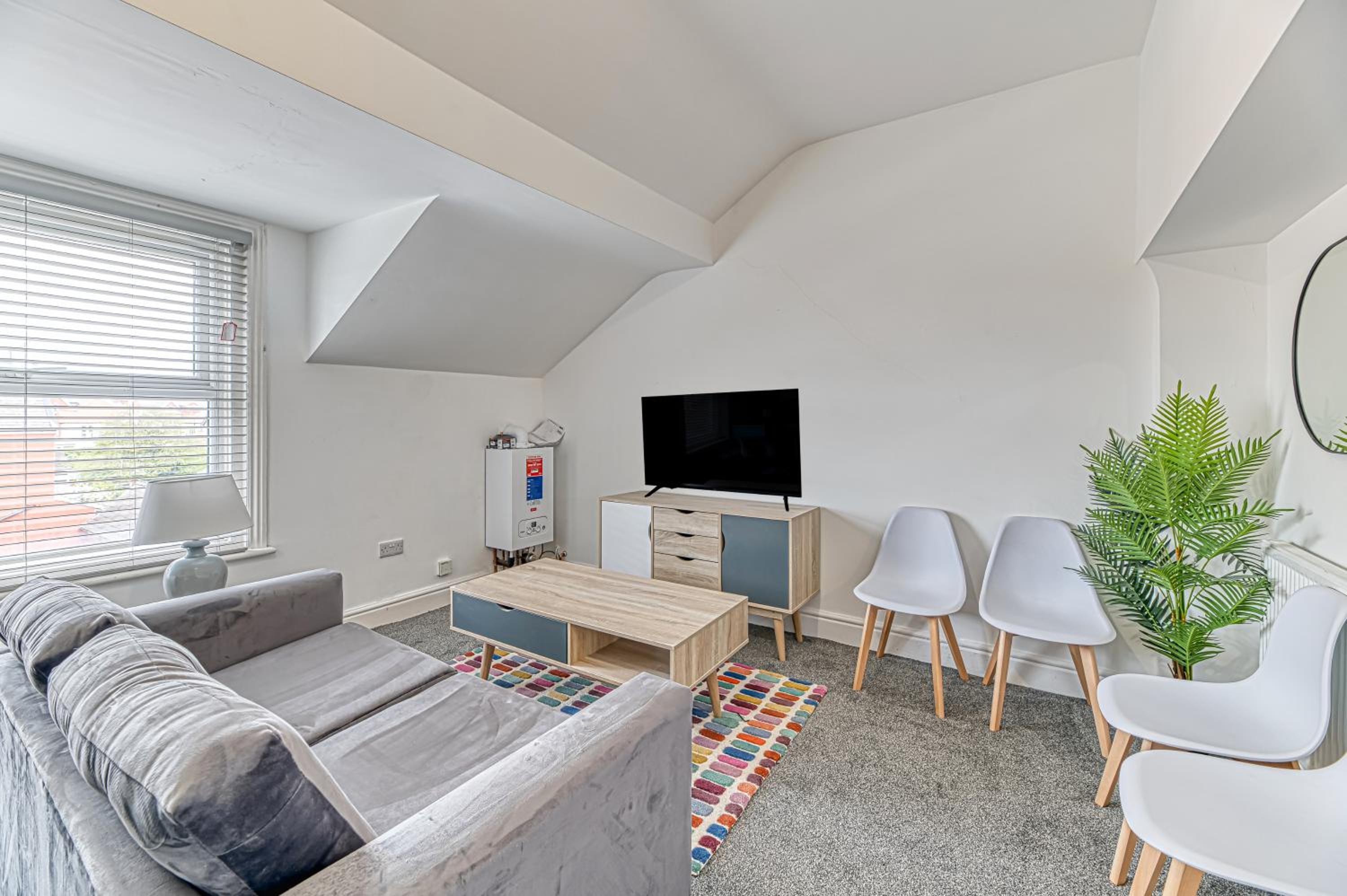 One-Bedroom Apartment photo 2