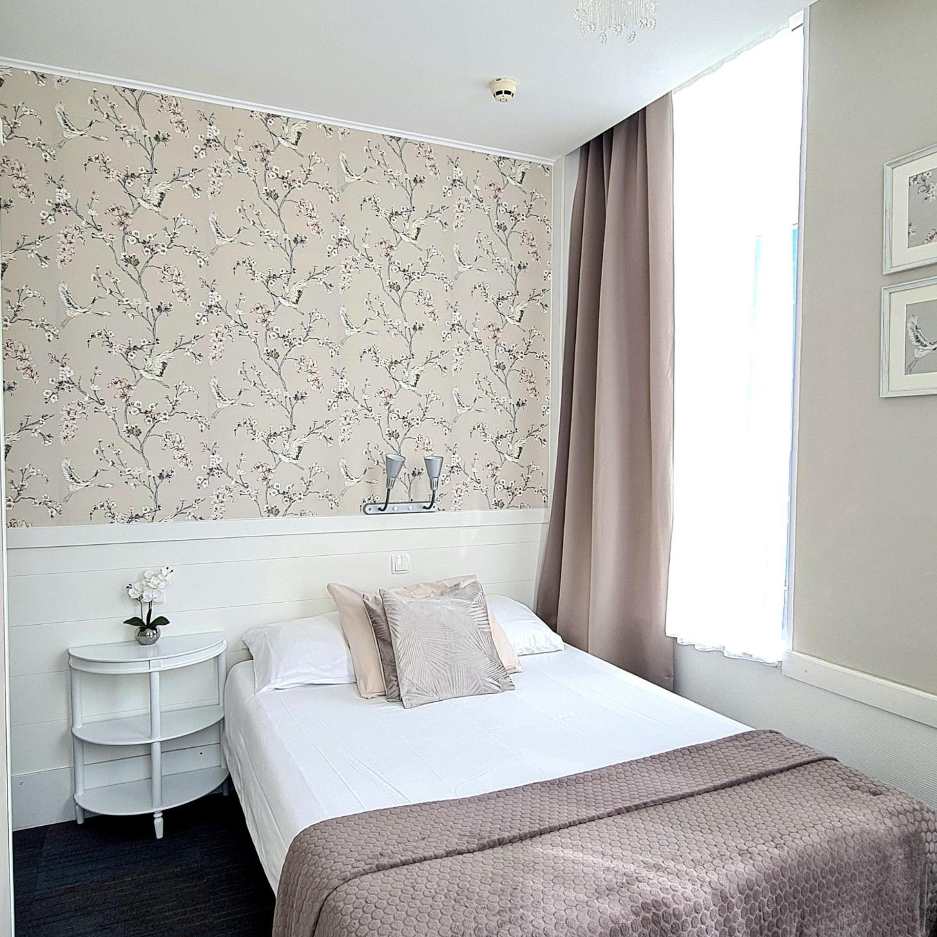 Double Room - Photo 6
