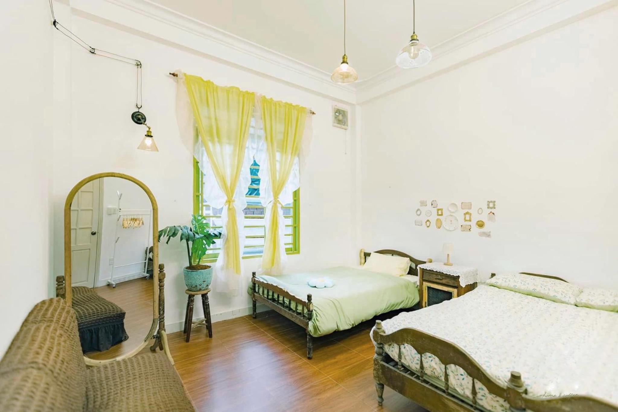 Queen Room With Two Queen Beds photo 3