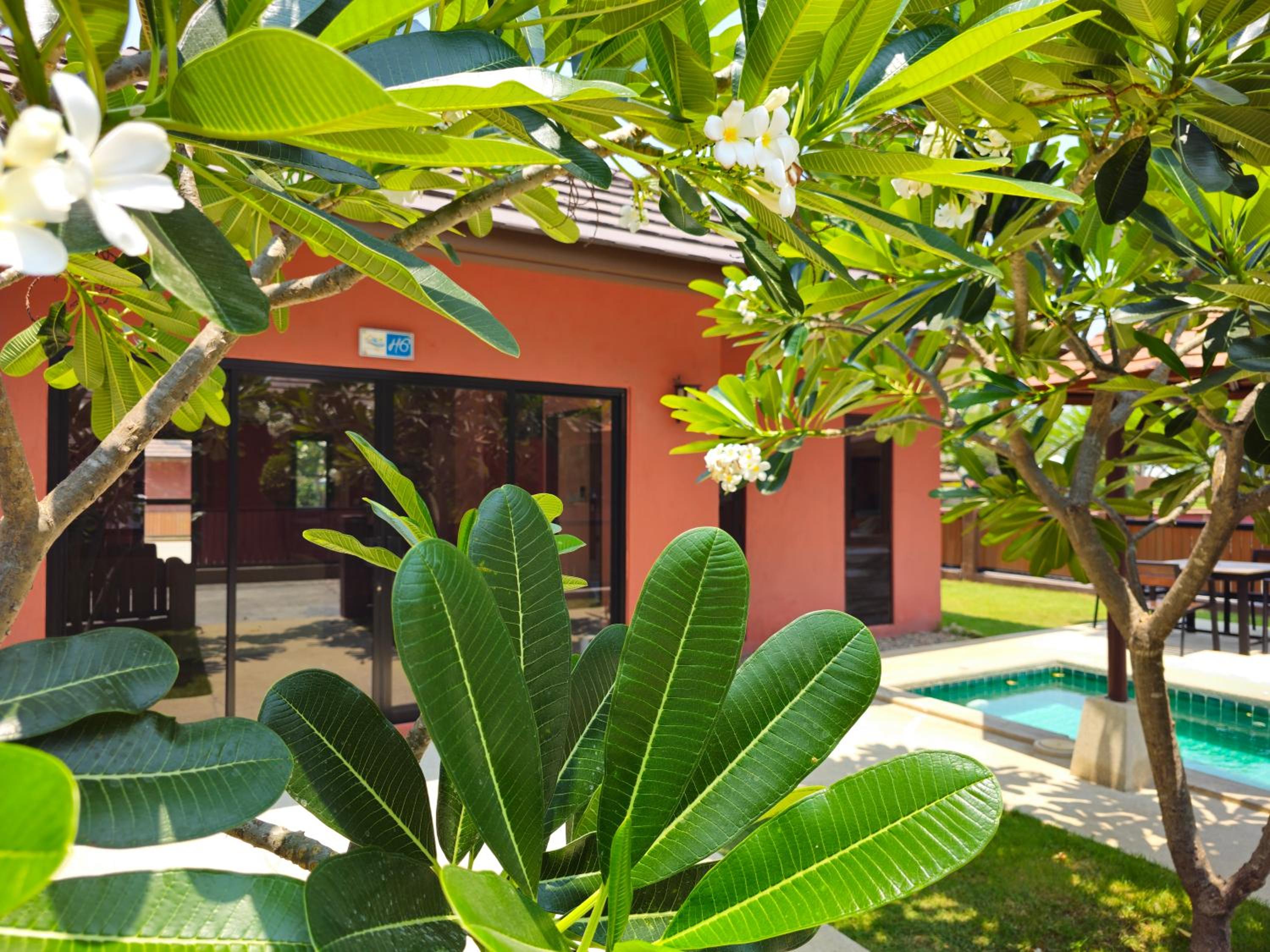 One-Bedroom Villa Private Pool with Garden view - Photo 8