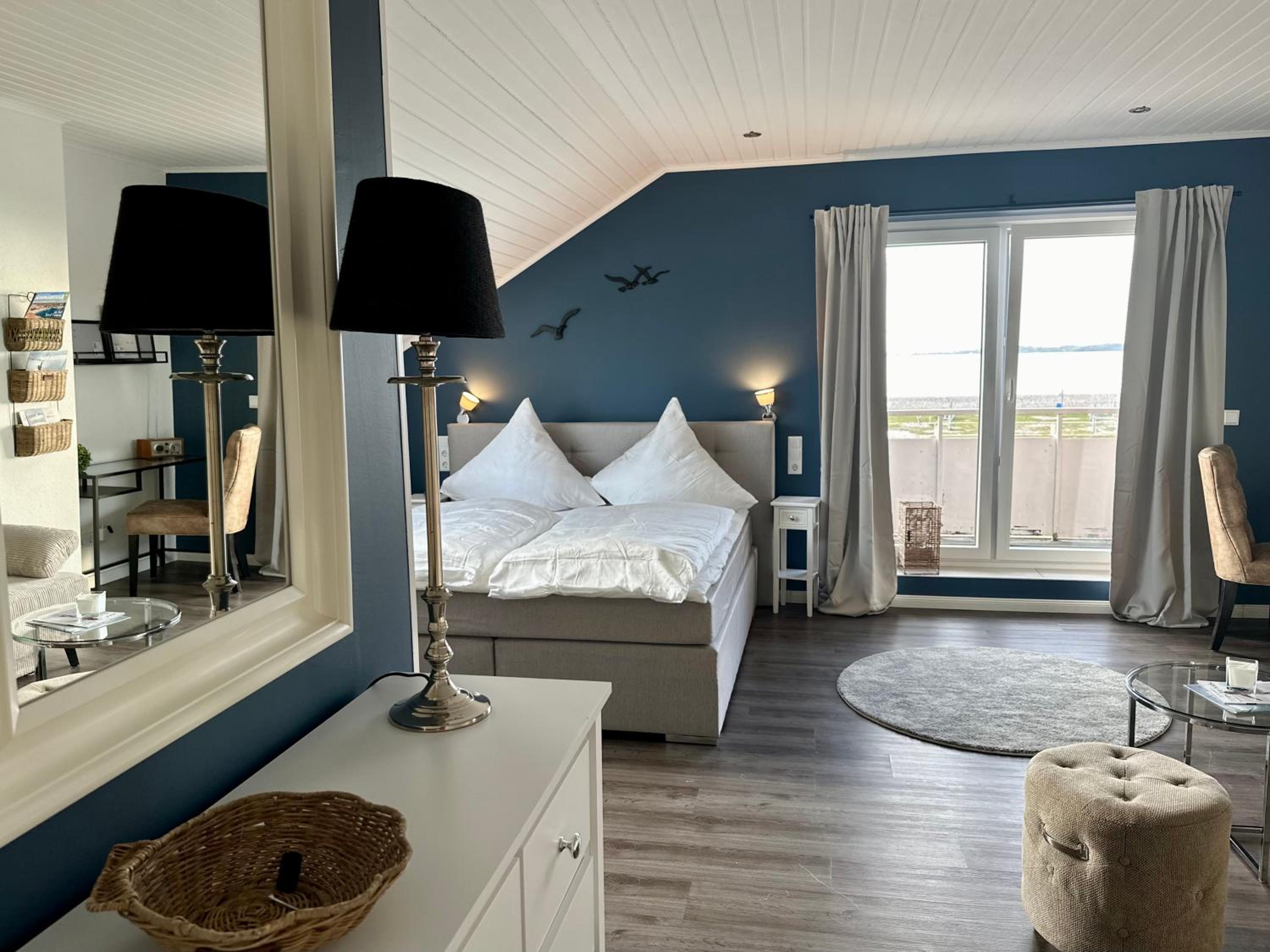 Deluxe Double Room with Ocean View photo 2
