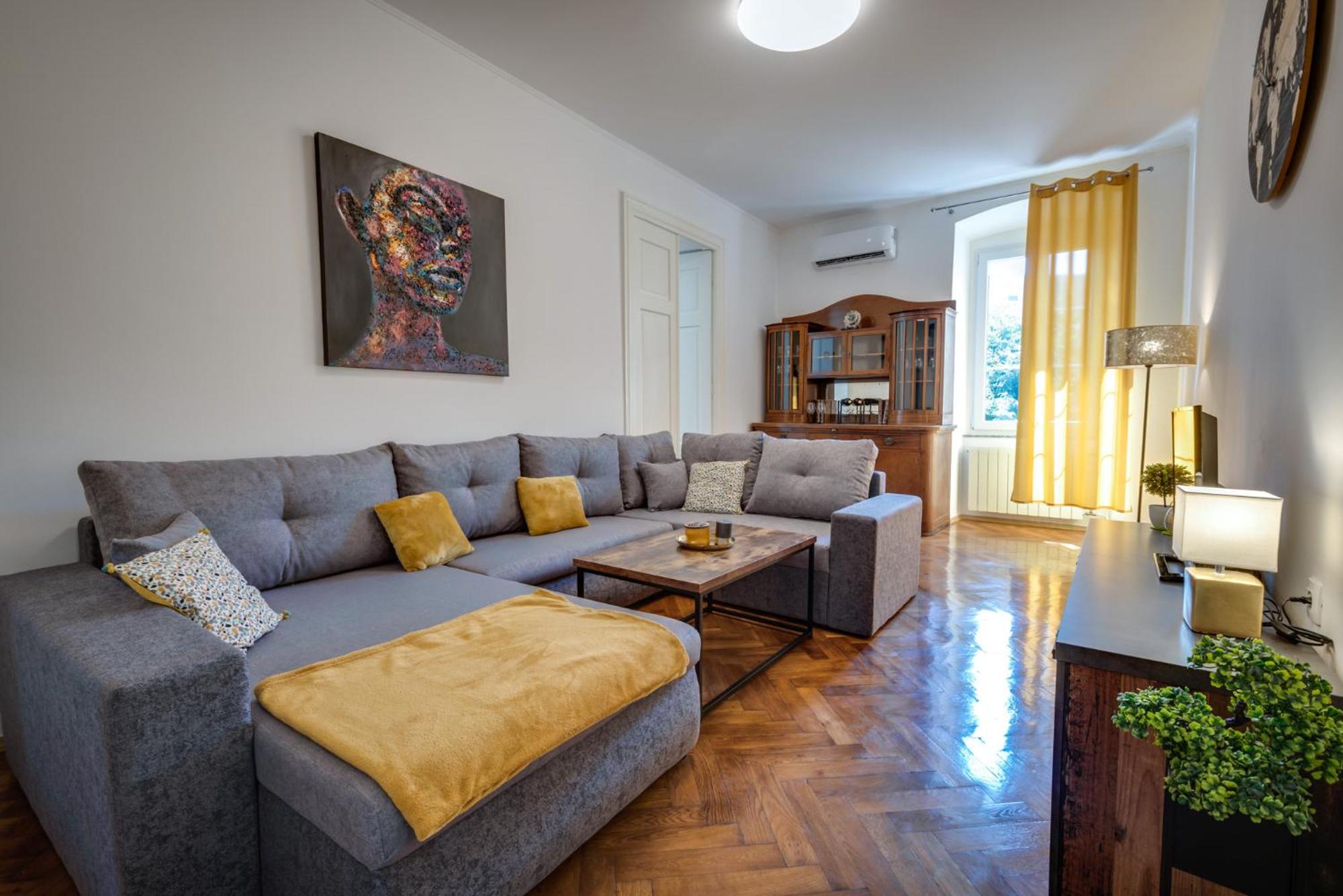 Three-Bedroom Apartment photo 1