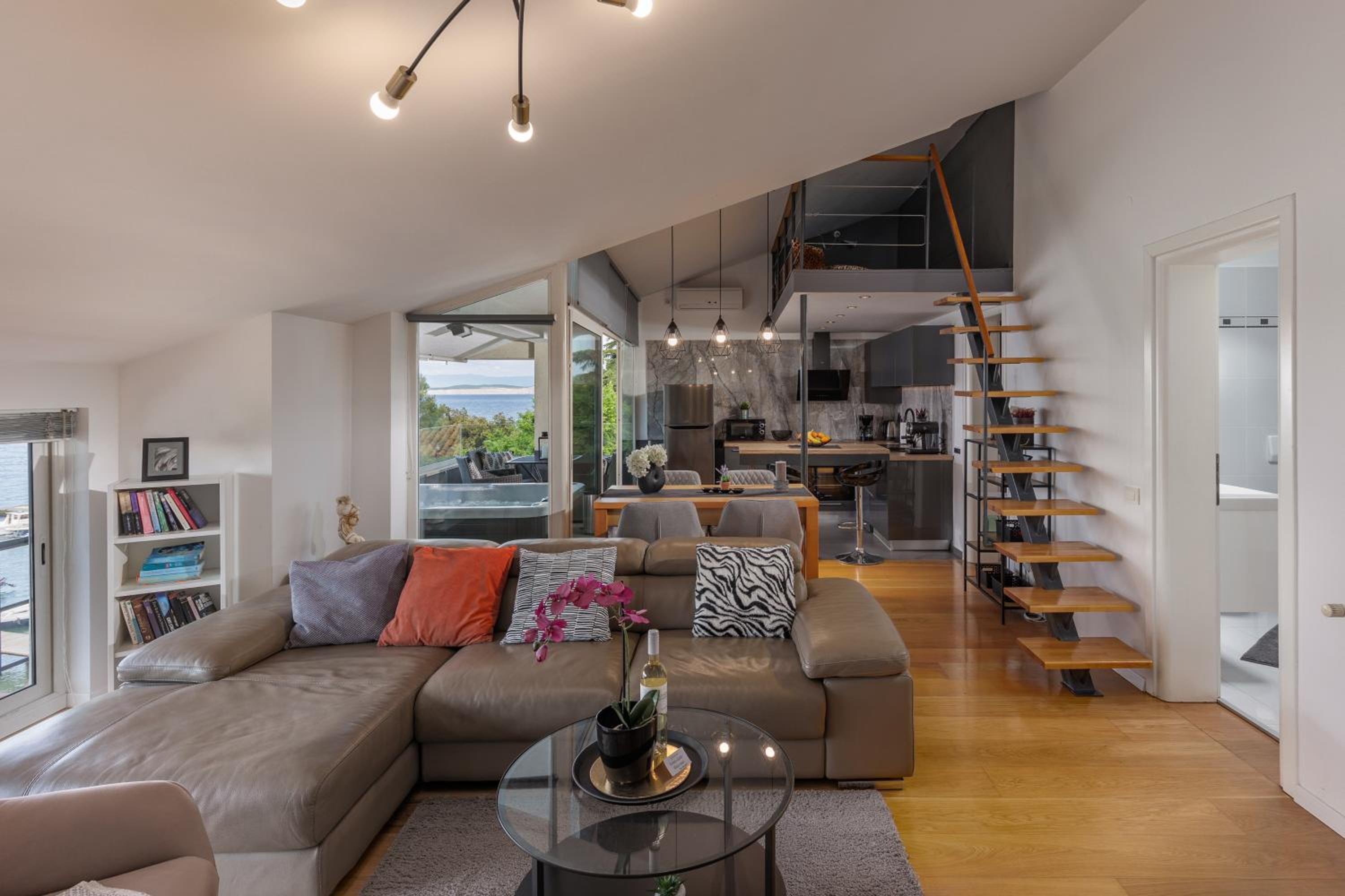 Luxury Apartment photo 2