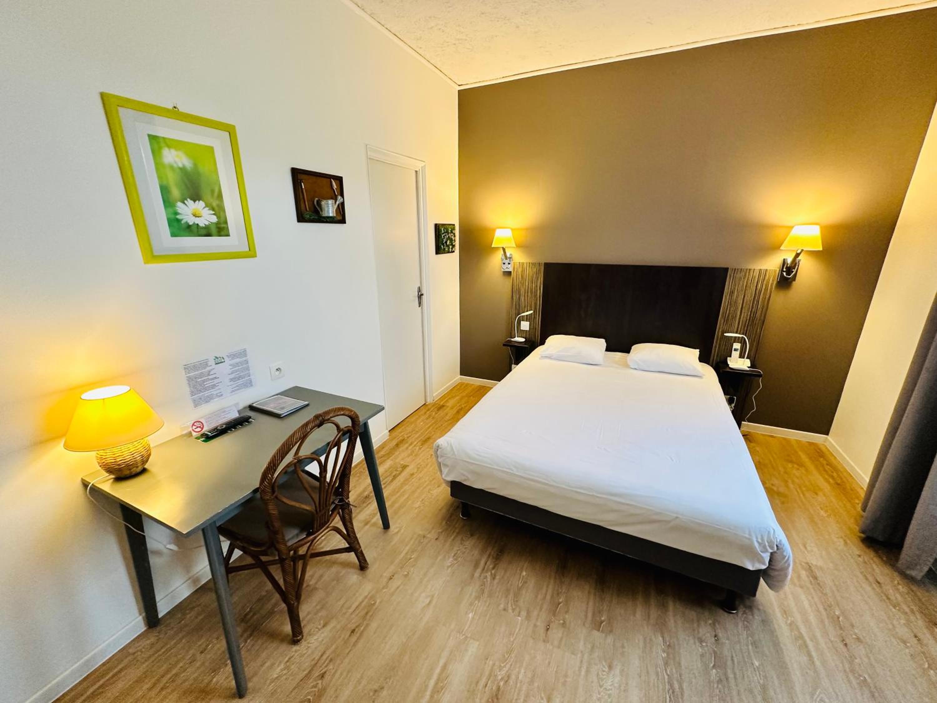 Superior Double Room - Photo 11