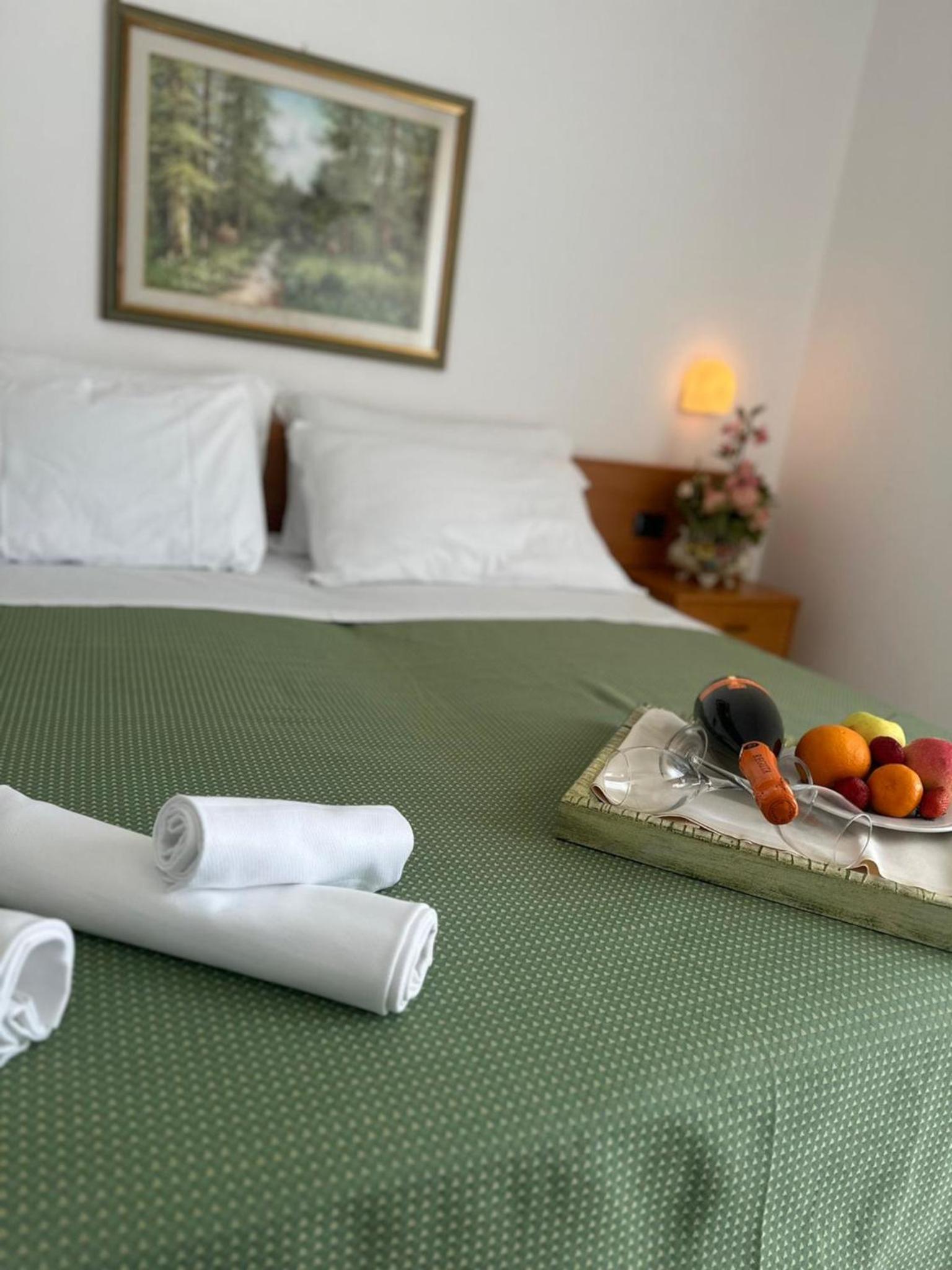 Double Room with Private Bathroom - Photo 4
