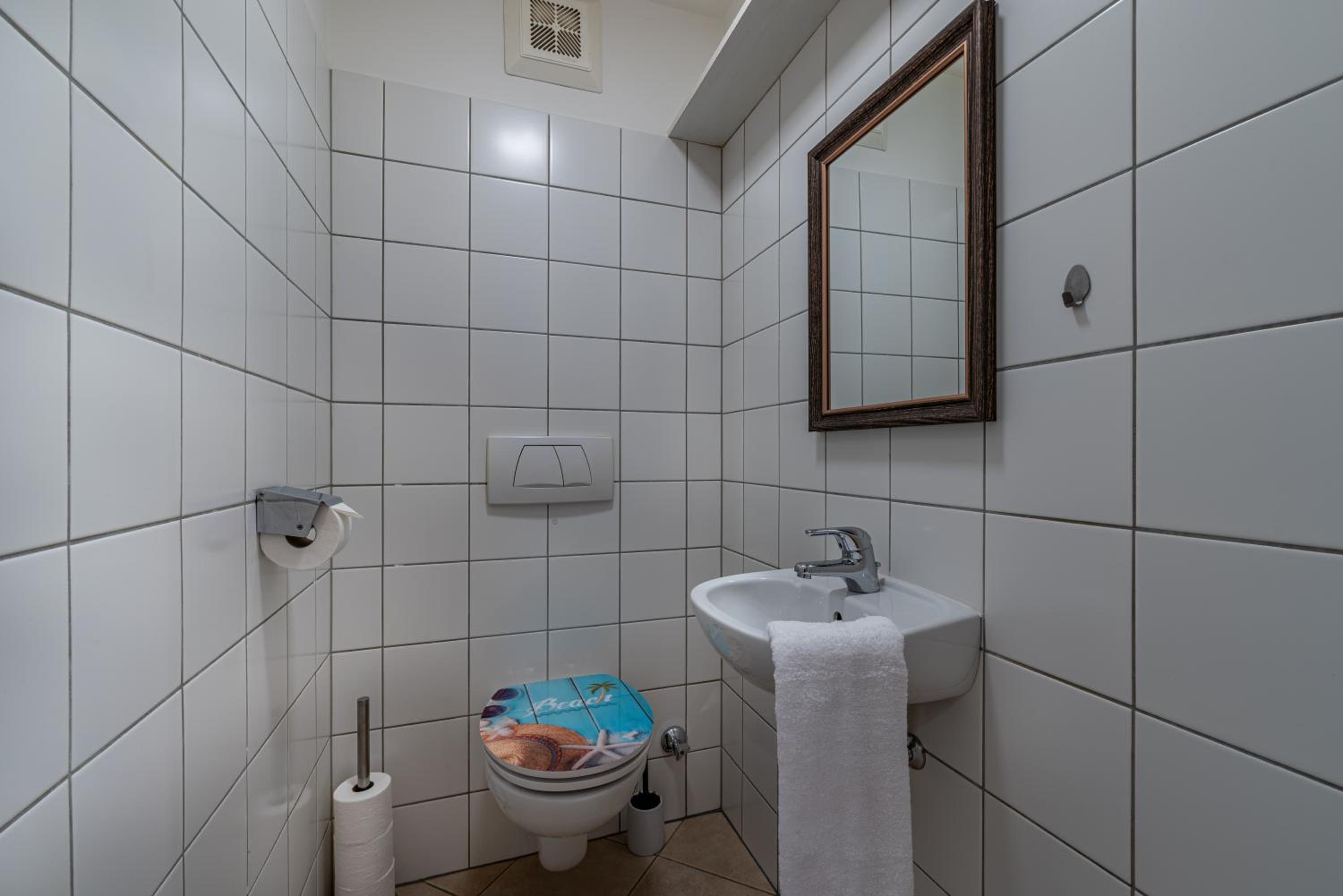 One-Bedroom Apartment photo 3