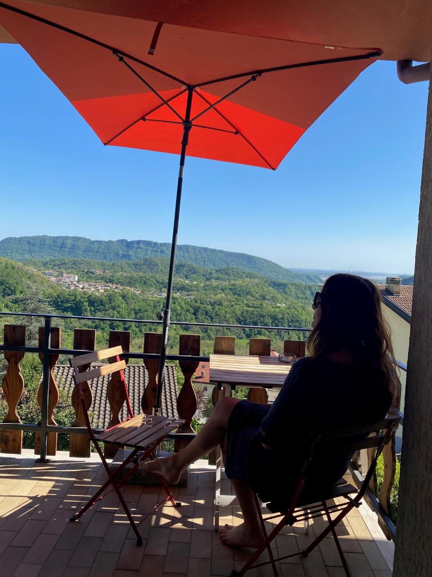 Two-Bedroom Apartment with View photo 2