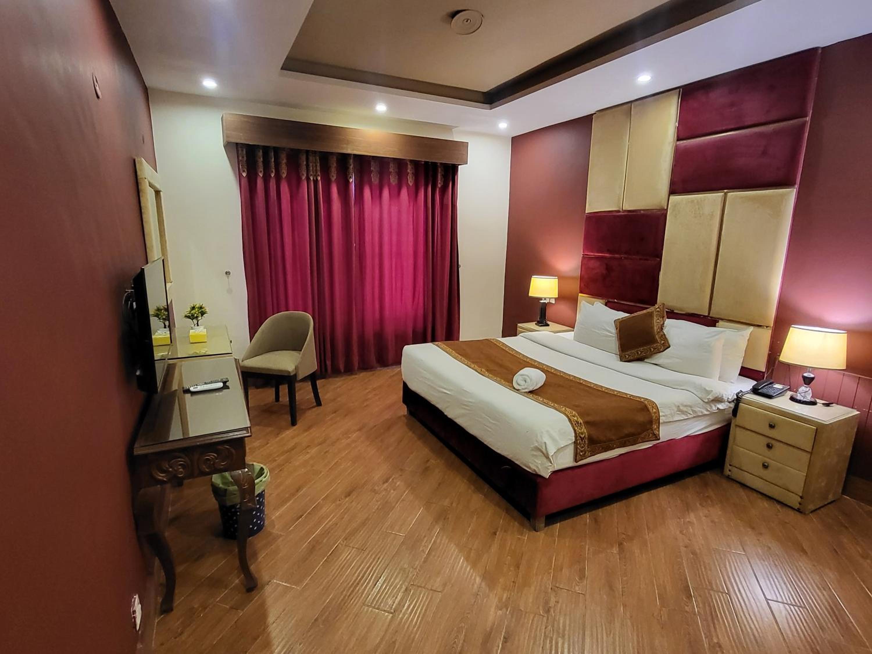 Deluxe Double or Twin Room photo 1