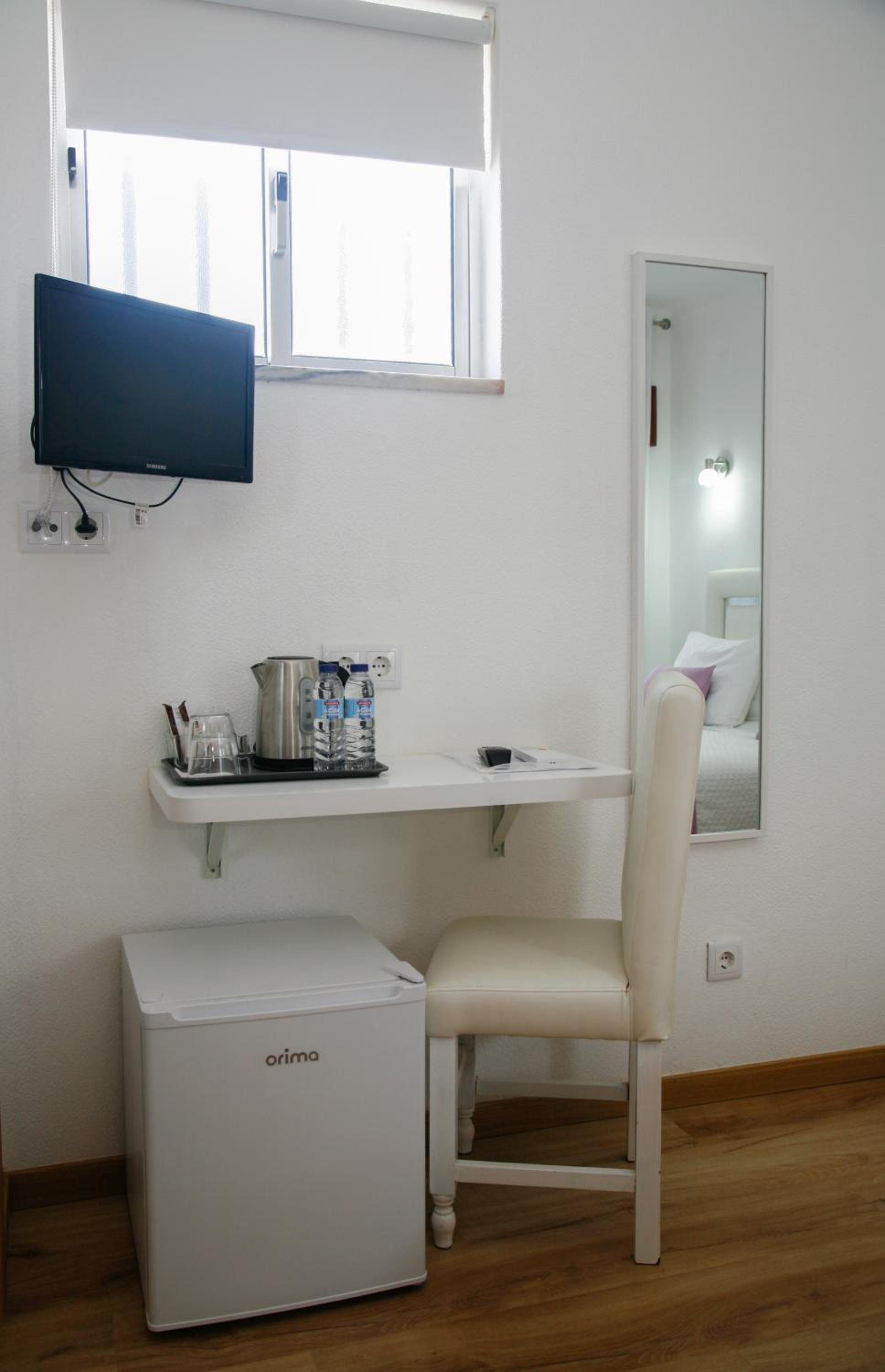 Budget Double Room - Photo 3