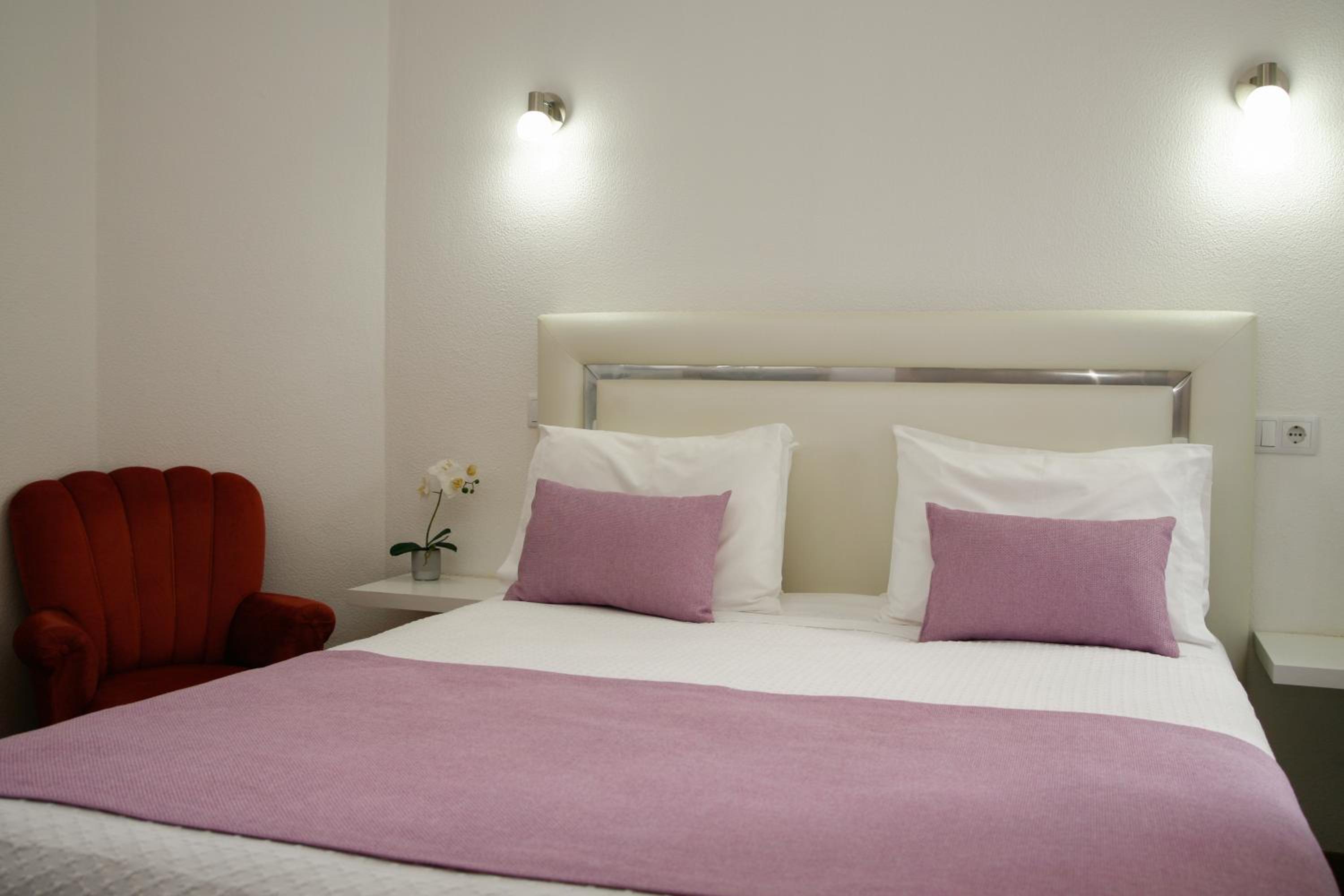 Standard Double Room - Photo 2
