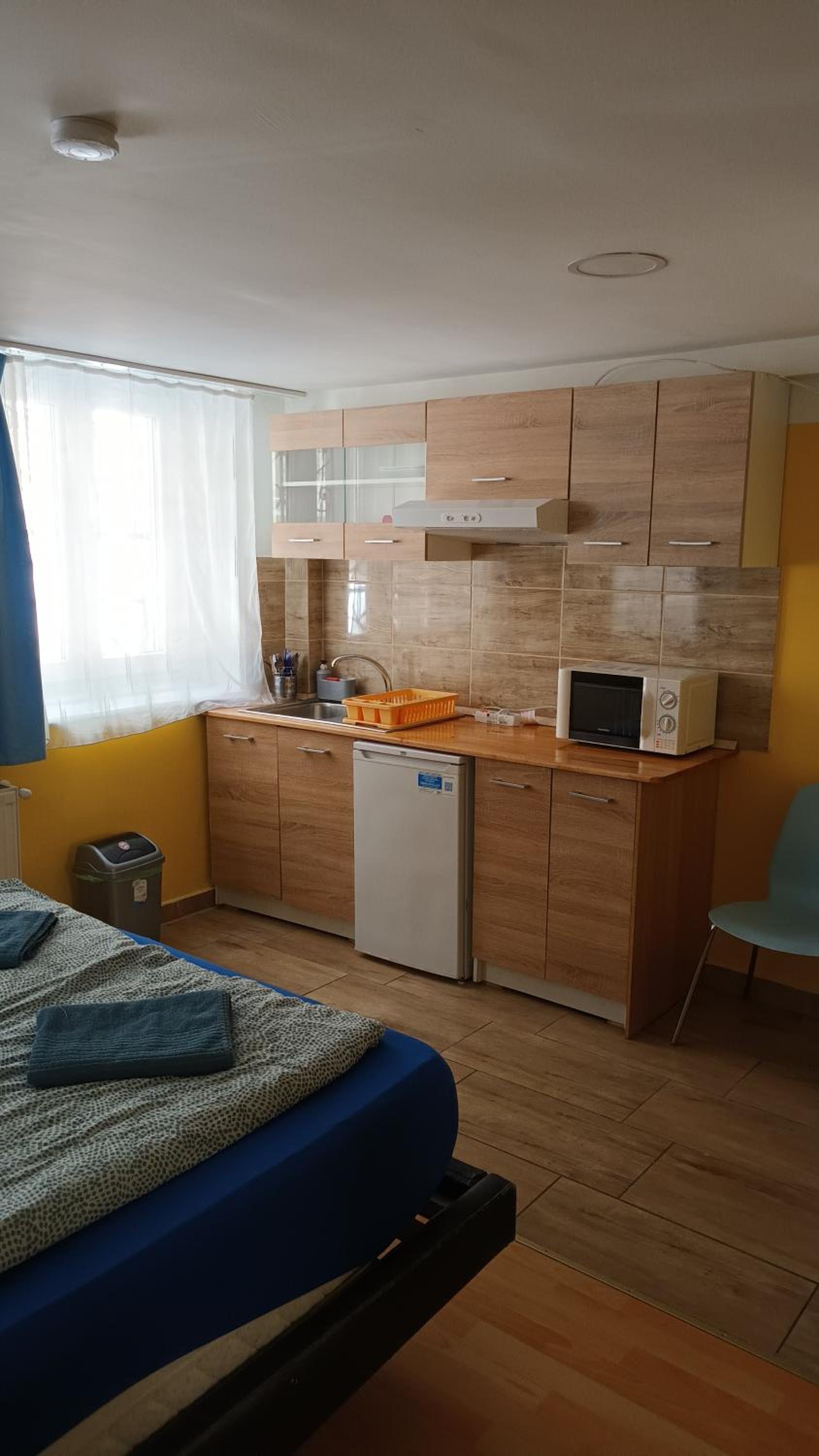 One-Bedroom Apartment - Photo 6