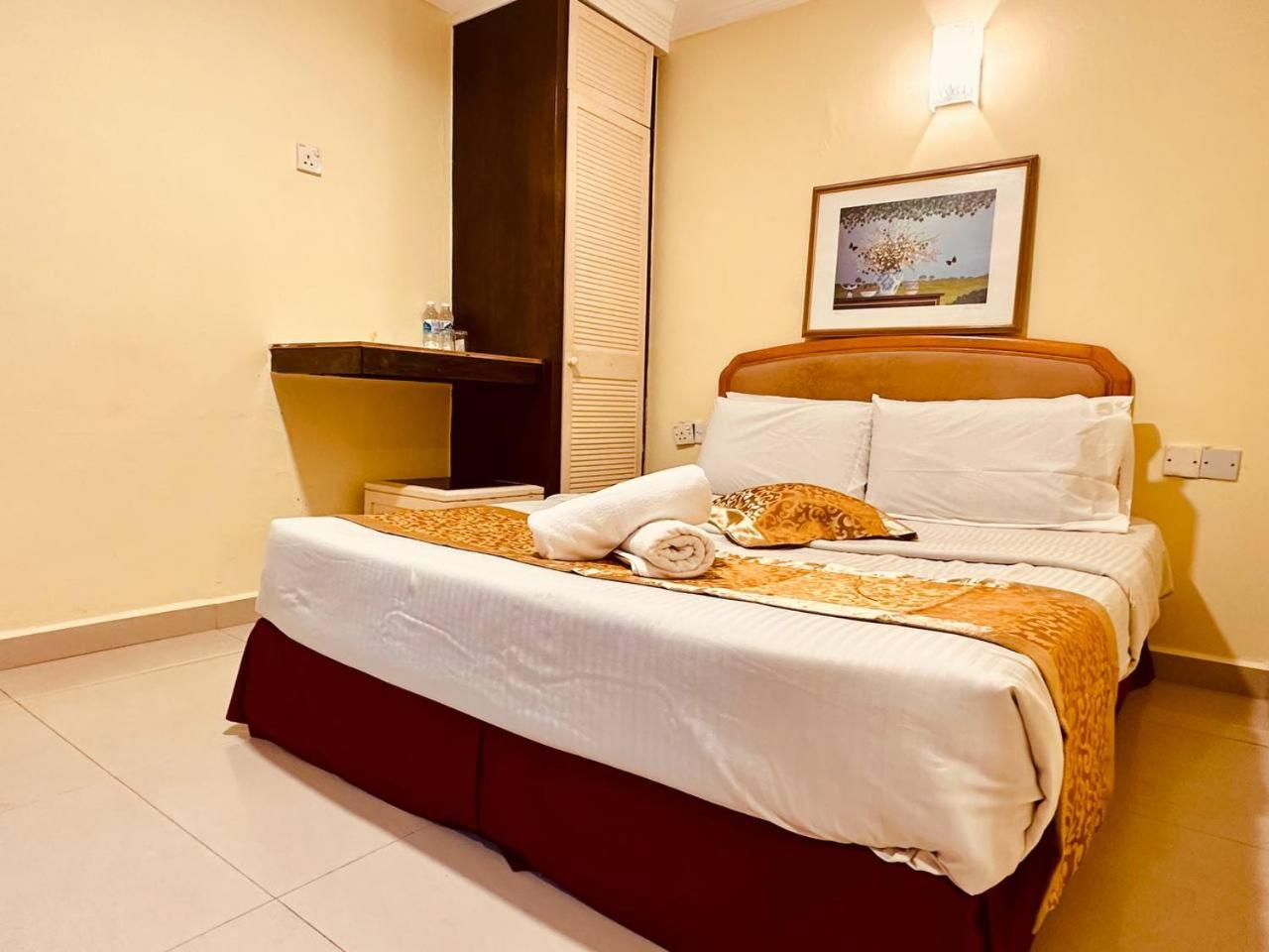 Budget Double Room - Photo 4