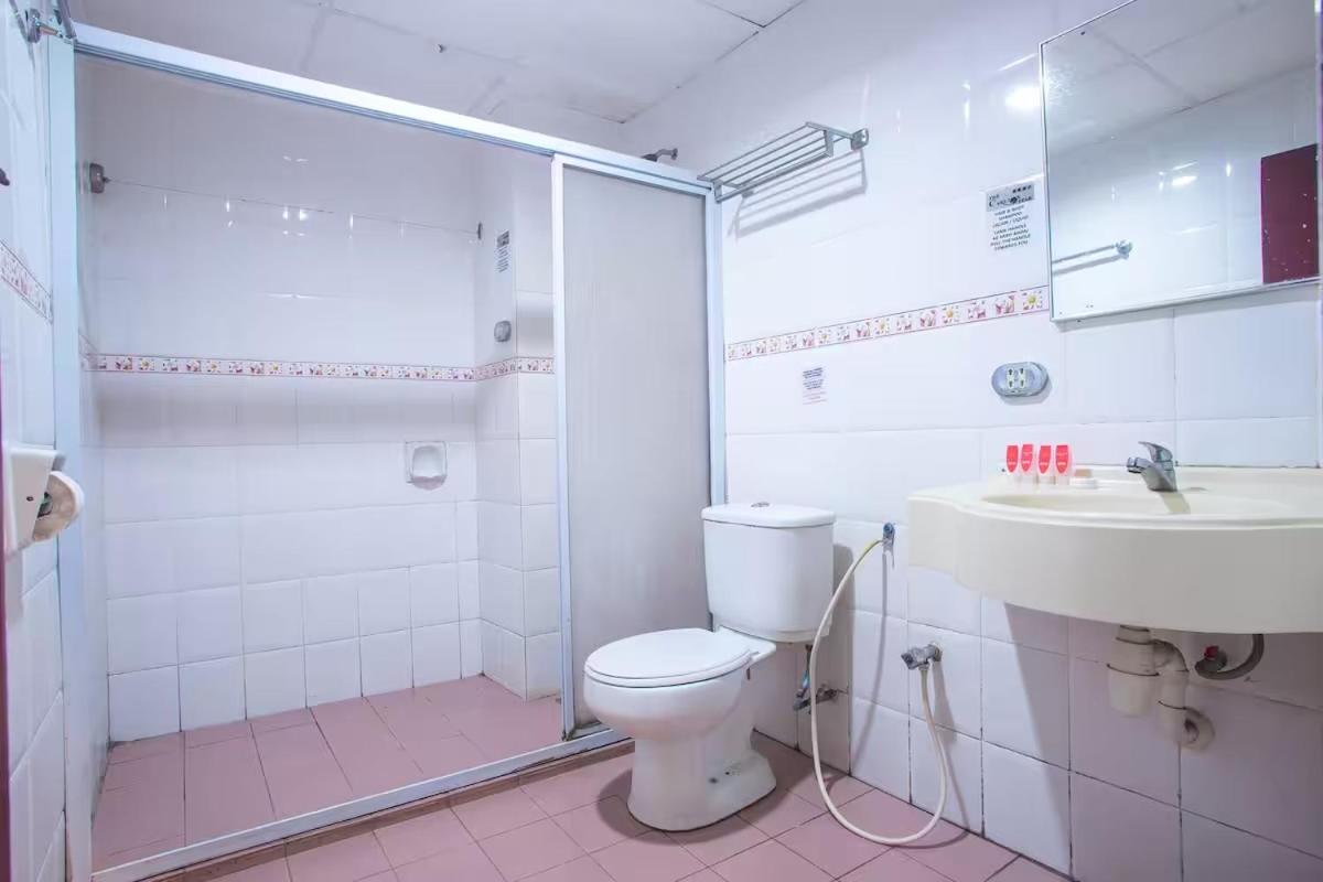 Budget Double Room - Photo 3