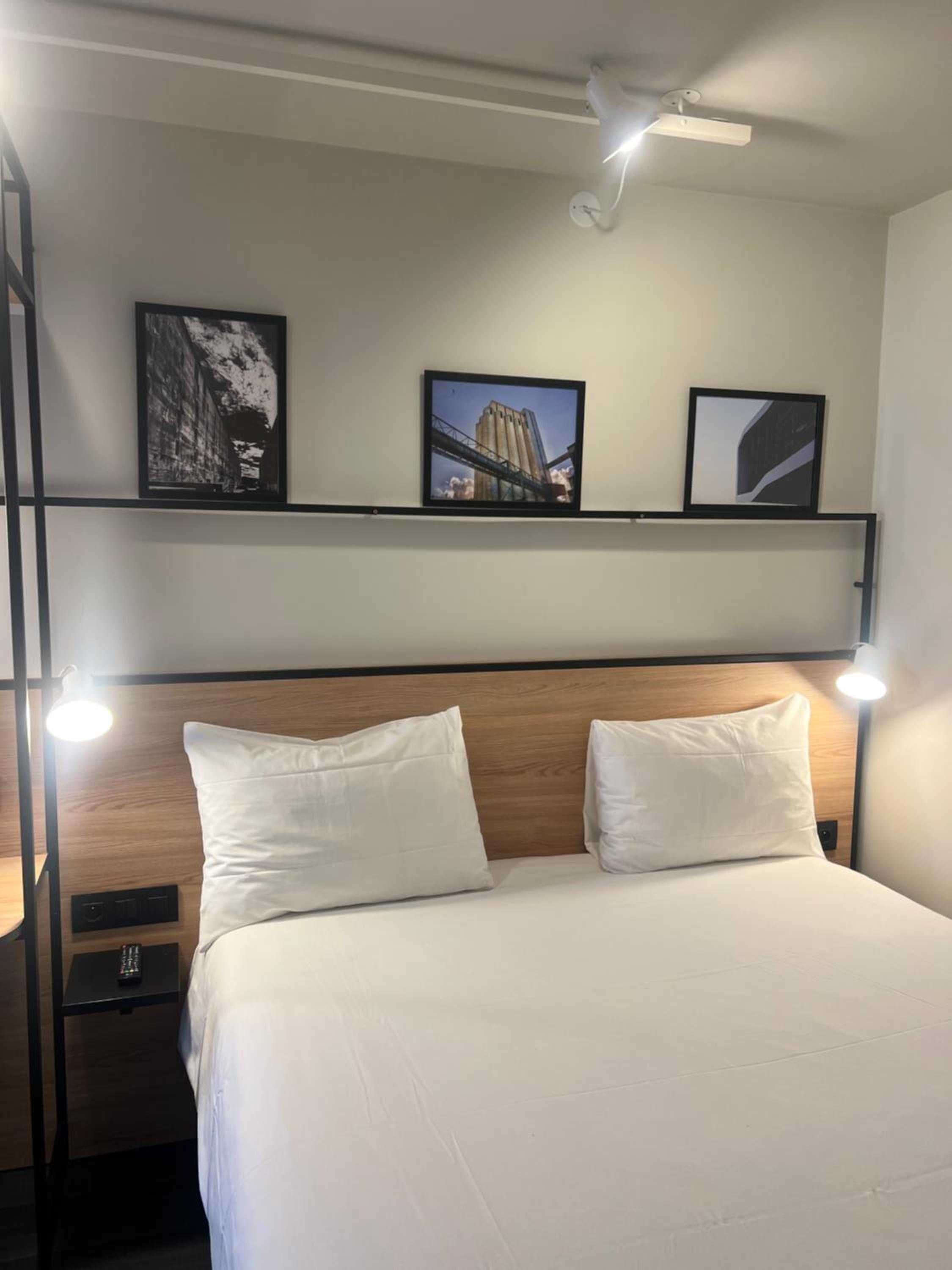 Standard Double Room - Photo 7