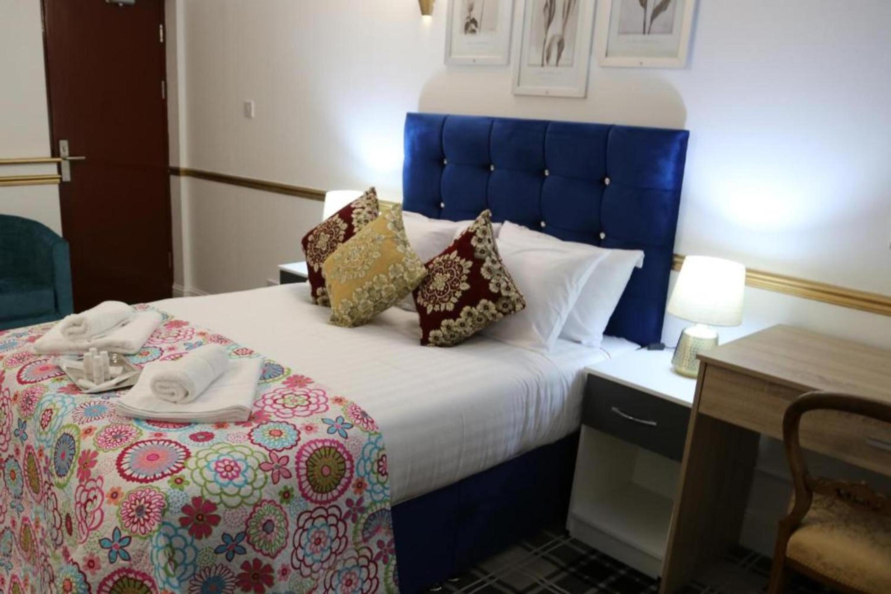 Standard Double Room with Shared Bathroom