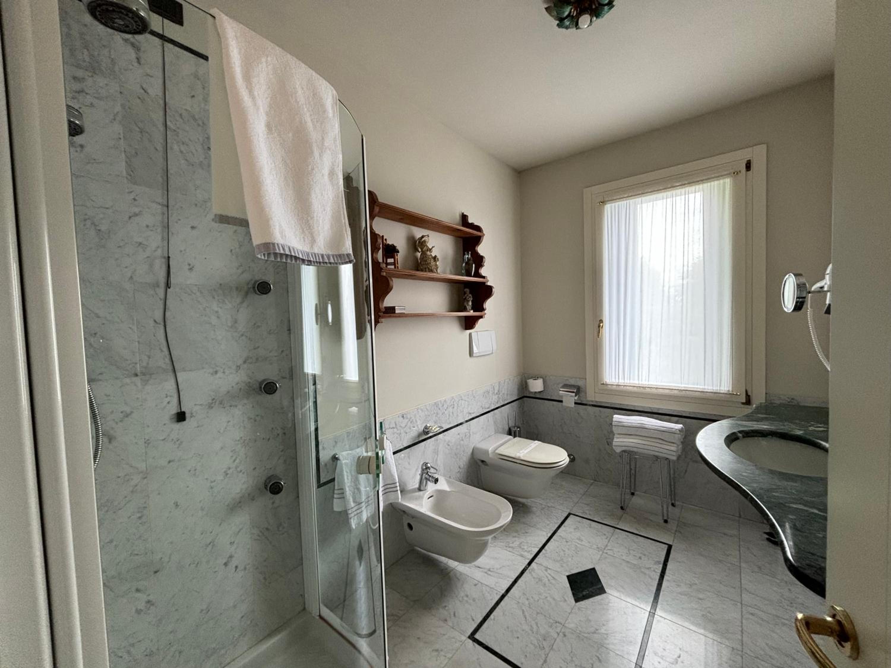 Large Double or Twin Room photo 2
