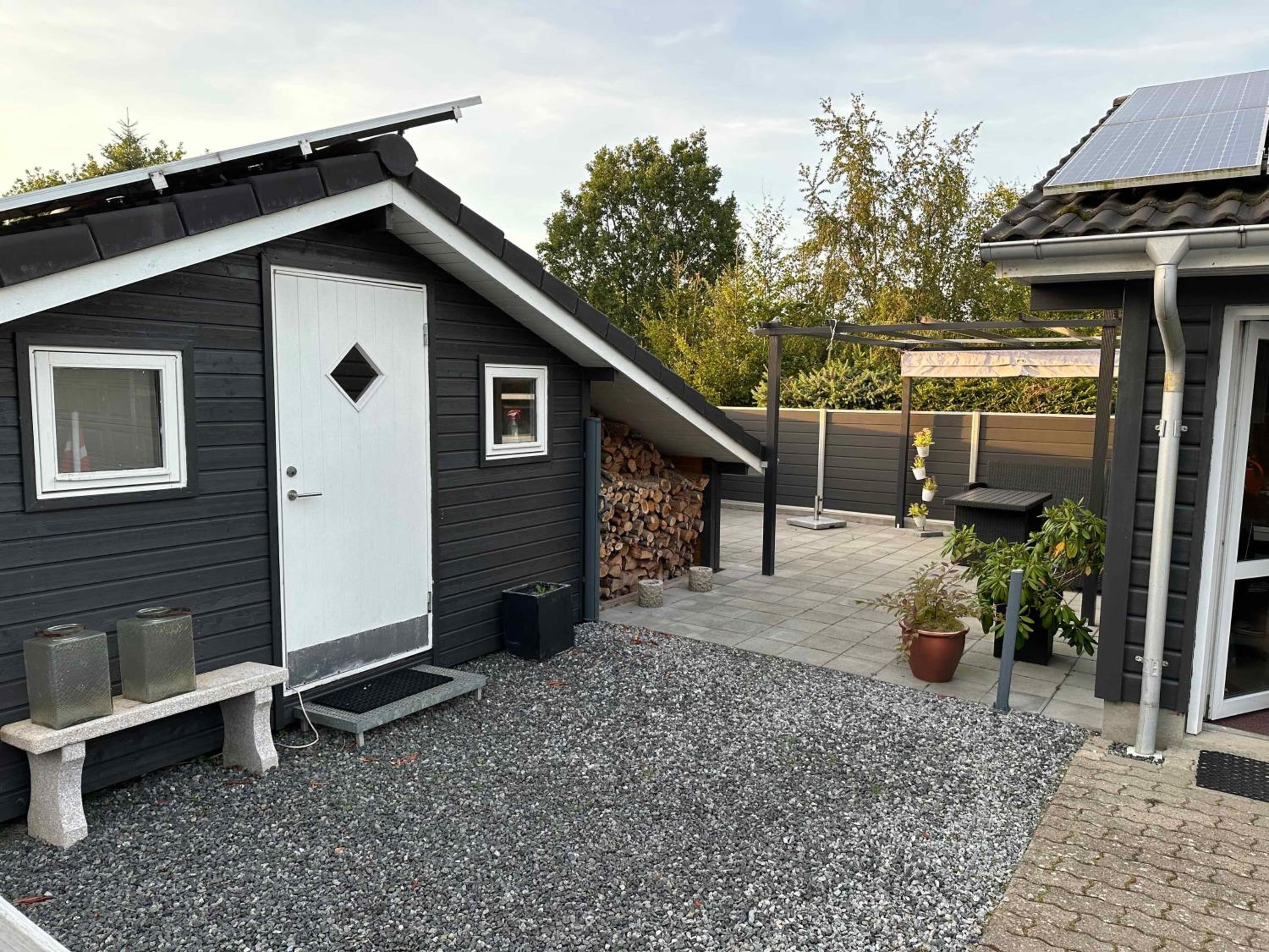 Four-Bedroom House photo 3