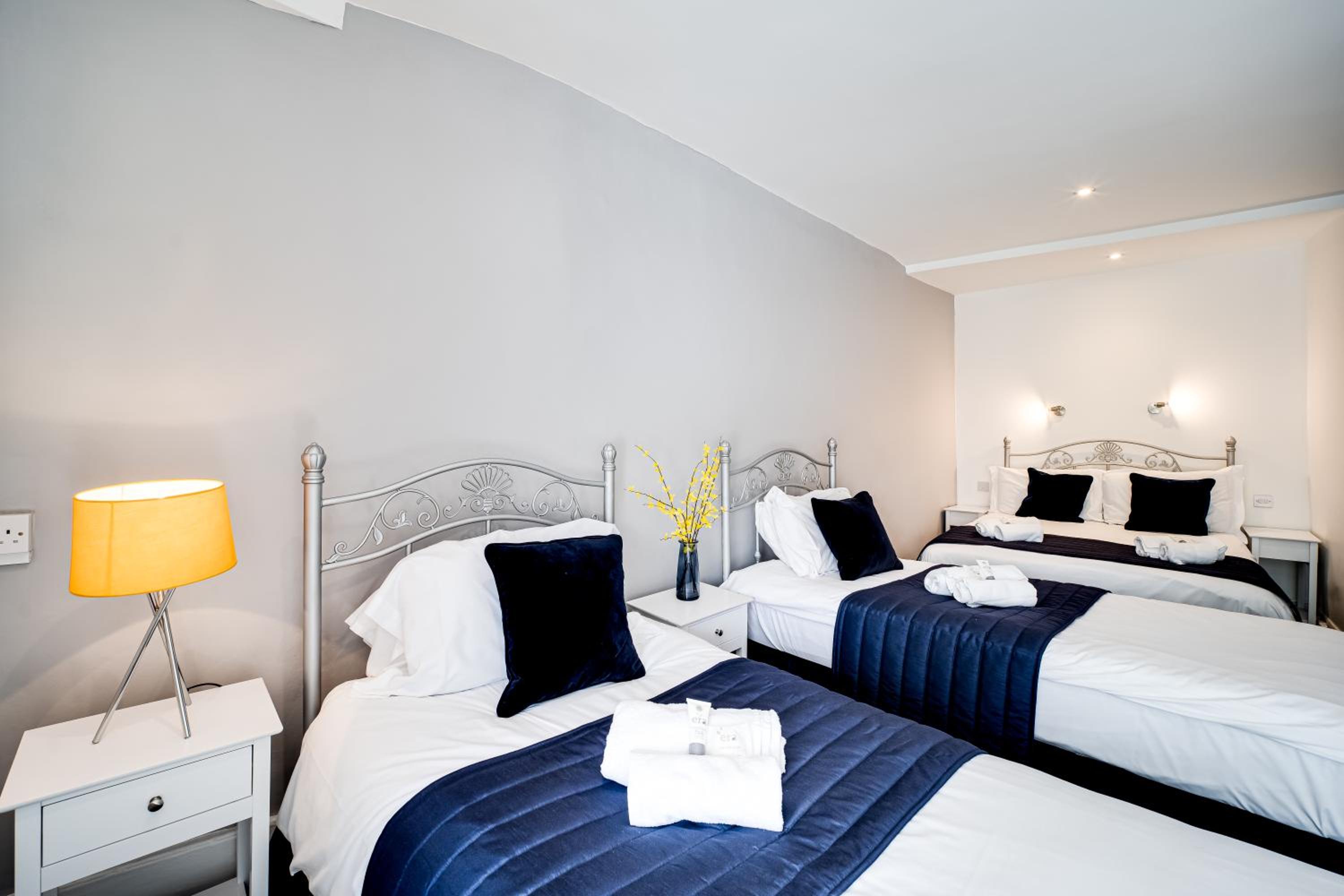 Twin Room - Photo 1