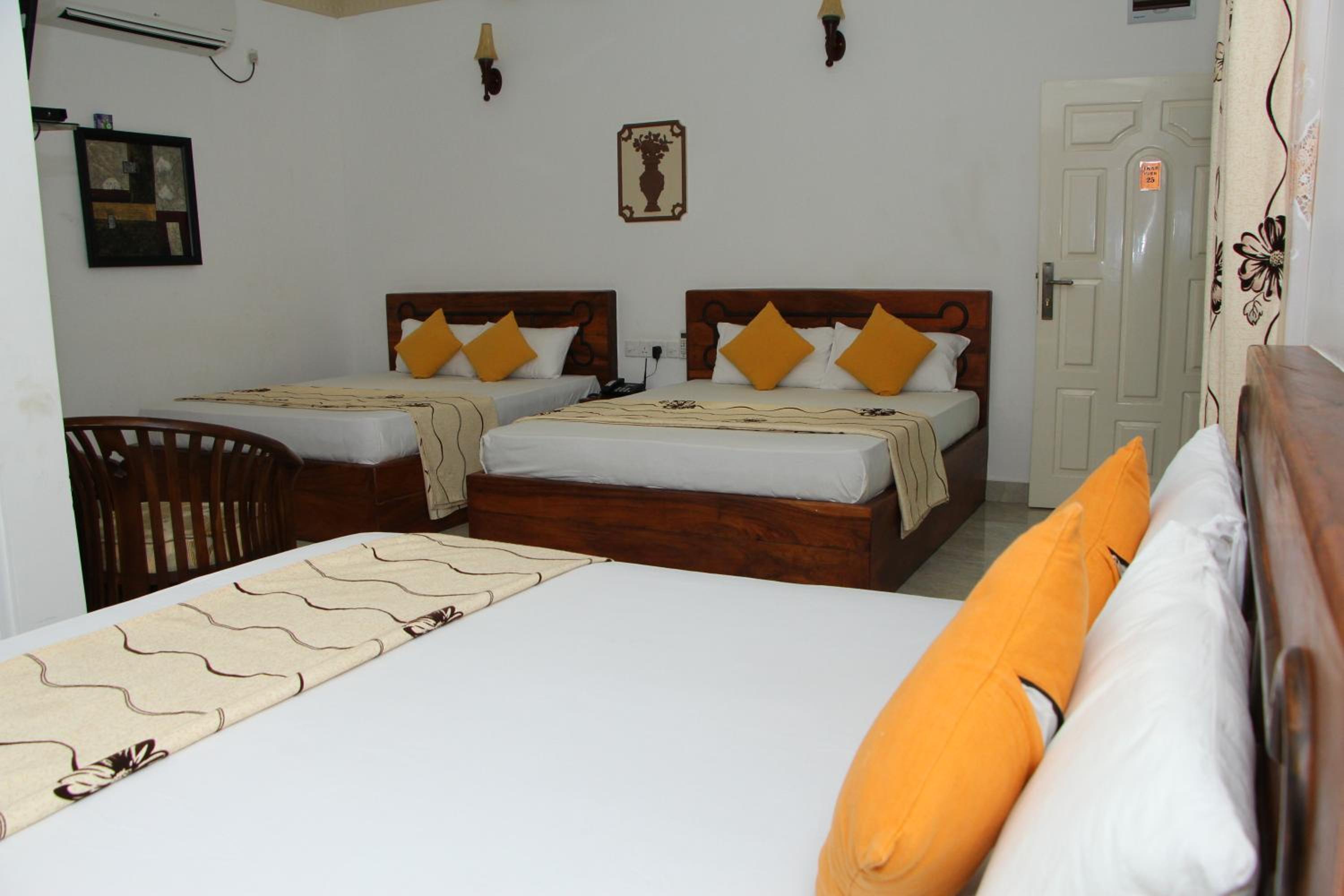Triple Room with Pool View photo 2