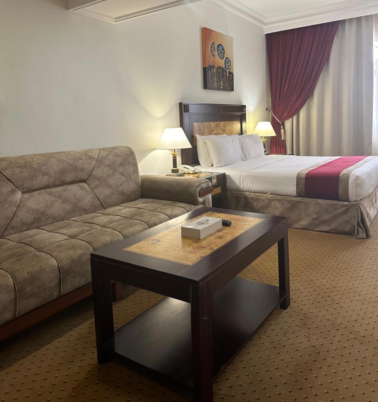 Deluxe Room - Photo 4