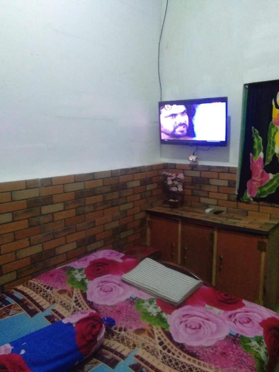 Budget Double Room photo 2