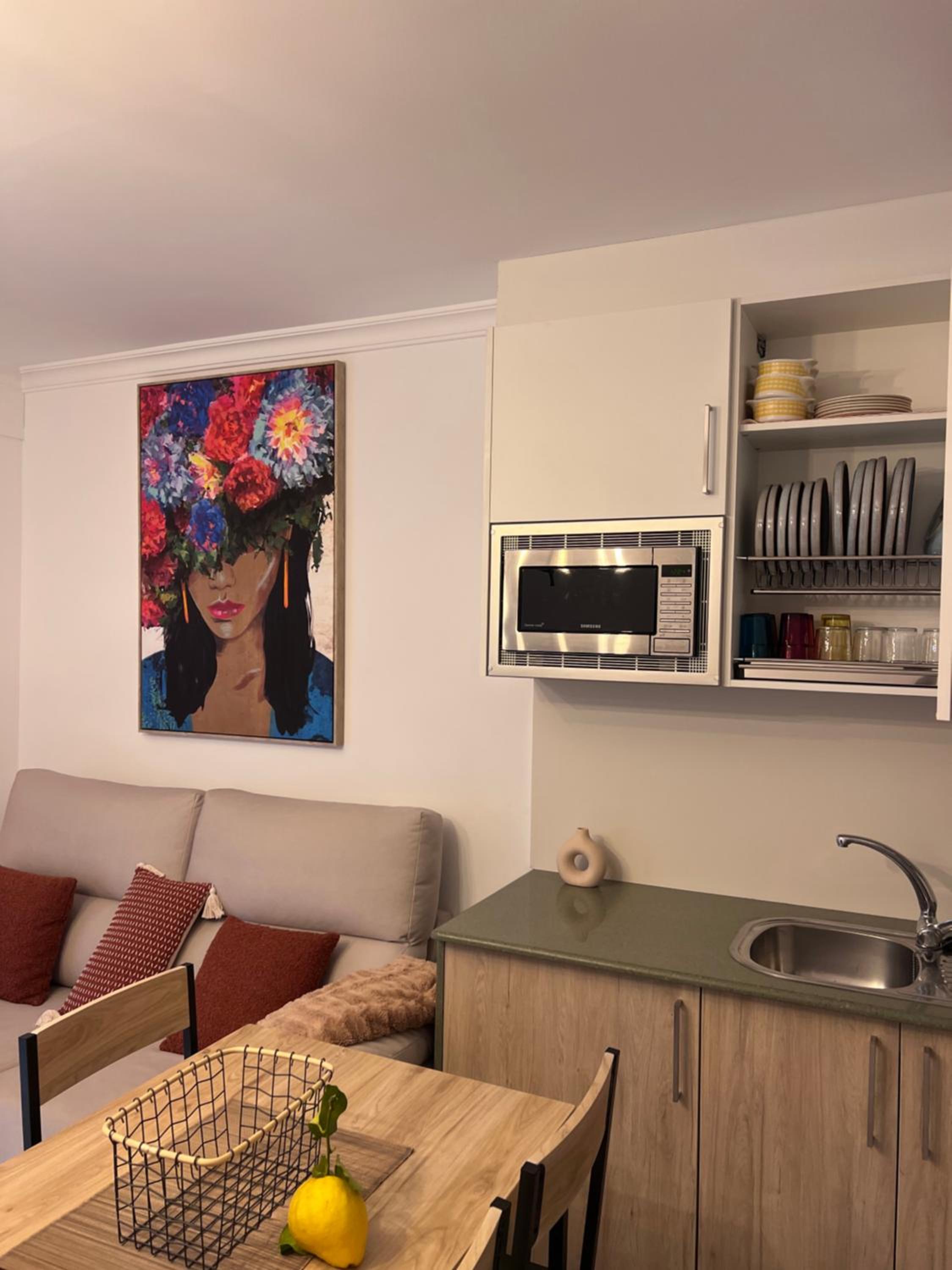 One-Bedroom Apartment photo 3