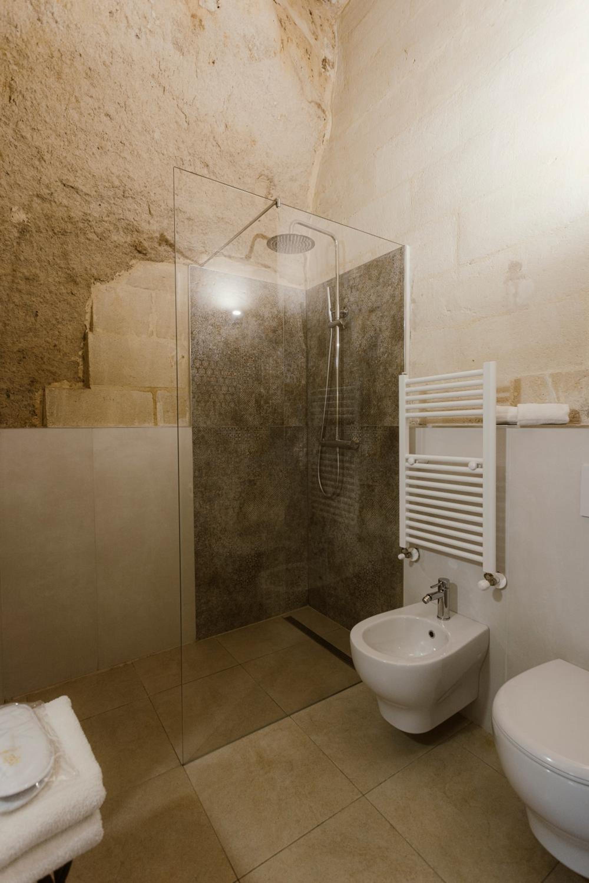 Deluxe Double or Twin Room - Photo 4