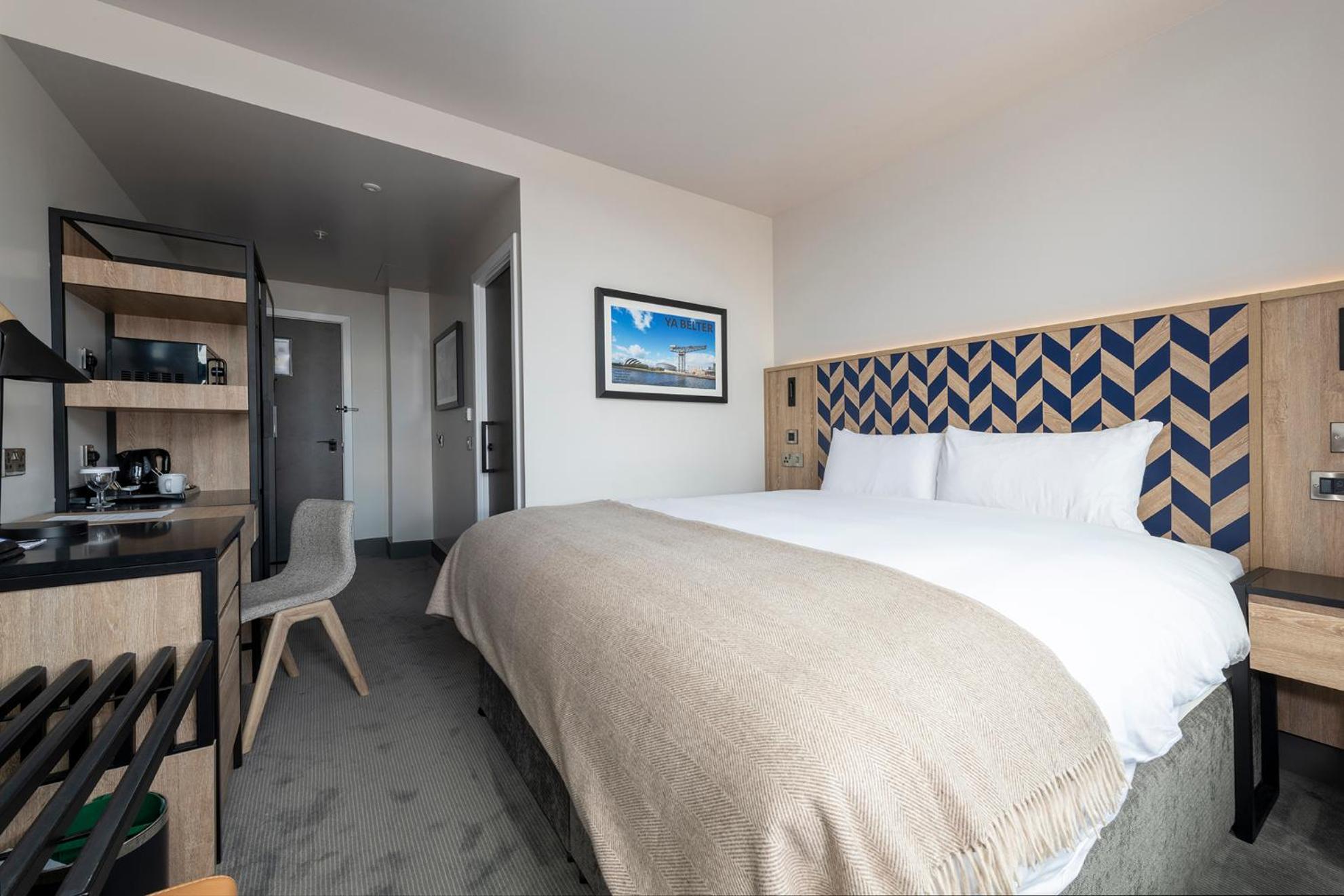 Accessible Room, 1 Super King Bed - Photo 2