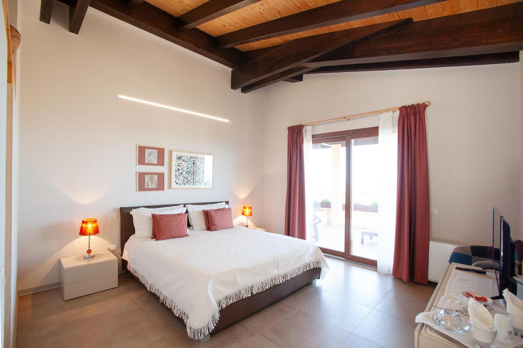 Deluxe Double Room with Sea View photo 1