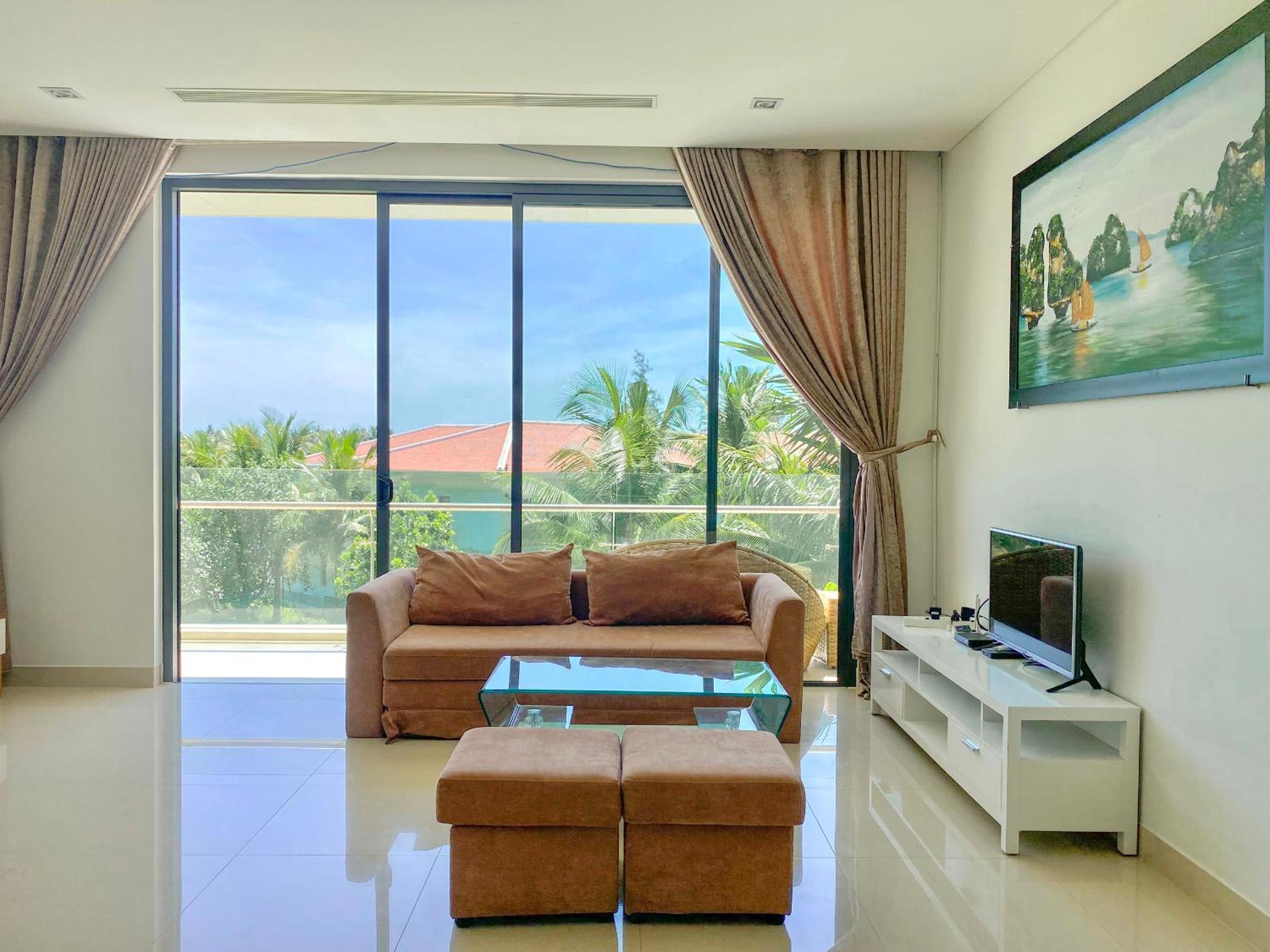 One-Bedroom Apartment with Pool View