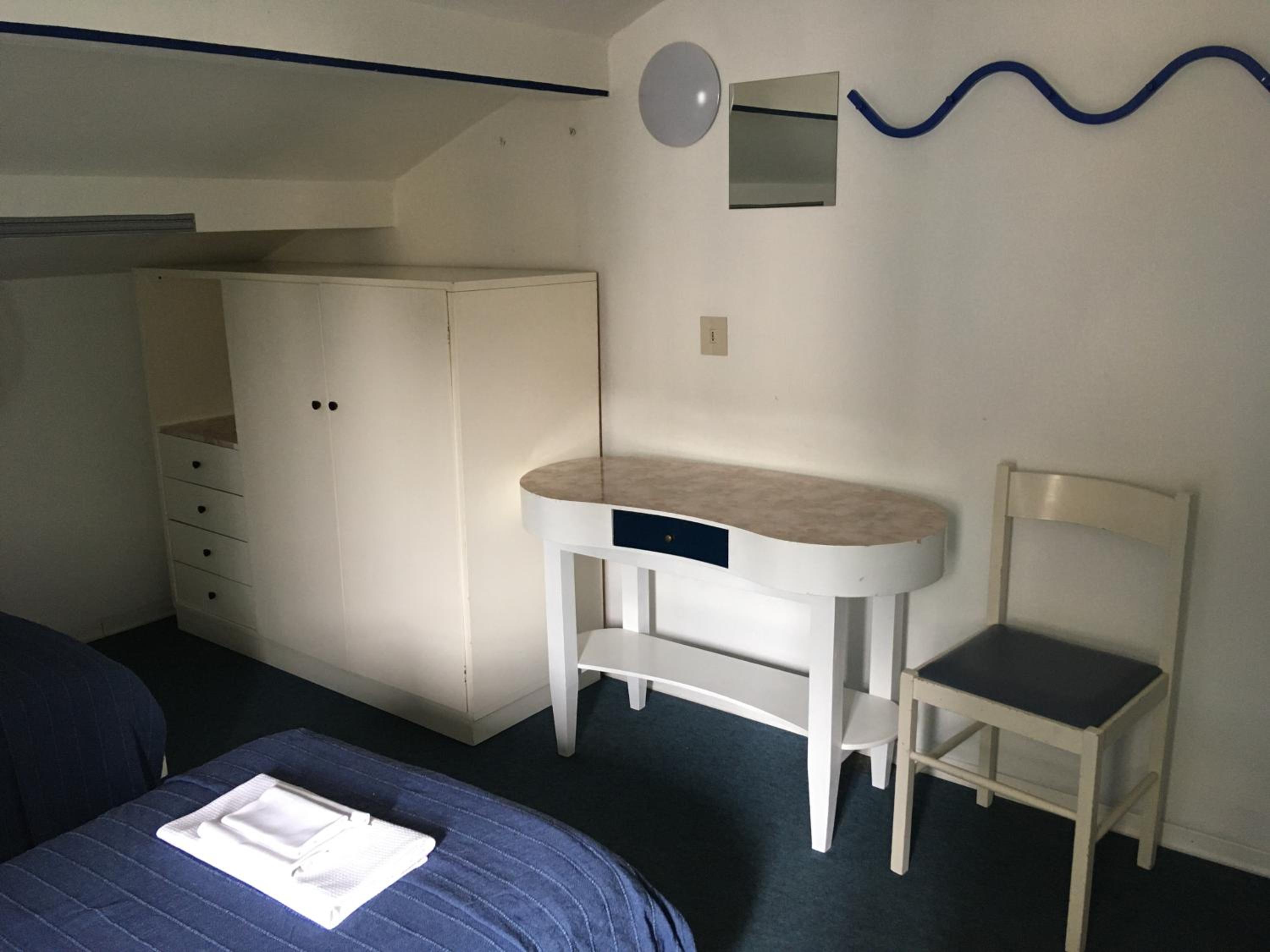 Economy Double Room - Photo 7