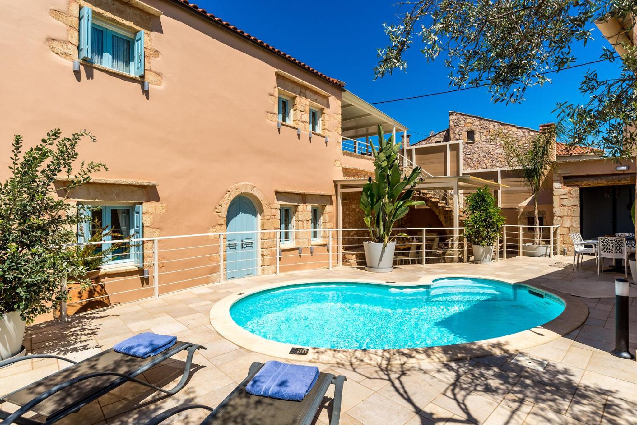 Three-Bedroom Villa photo 2