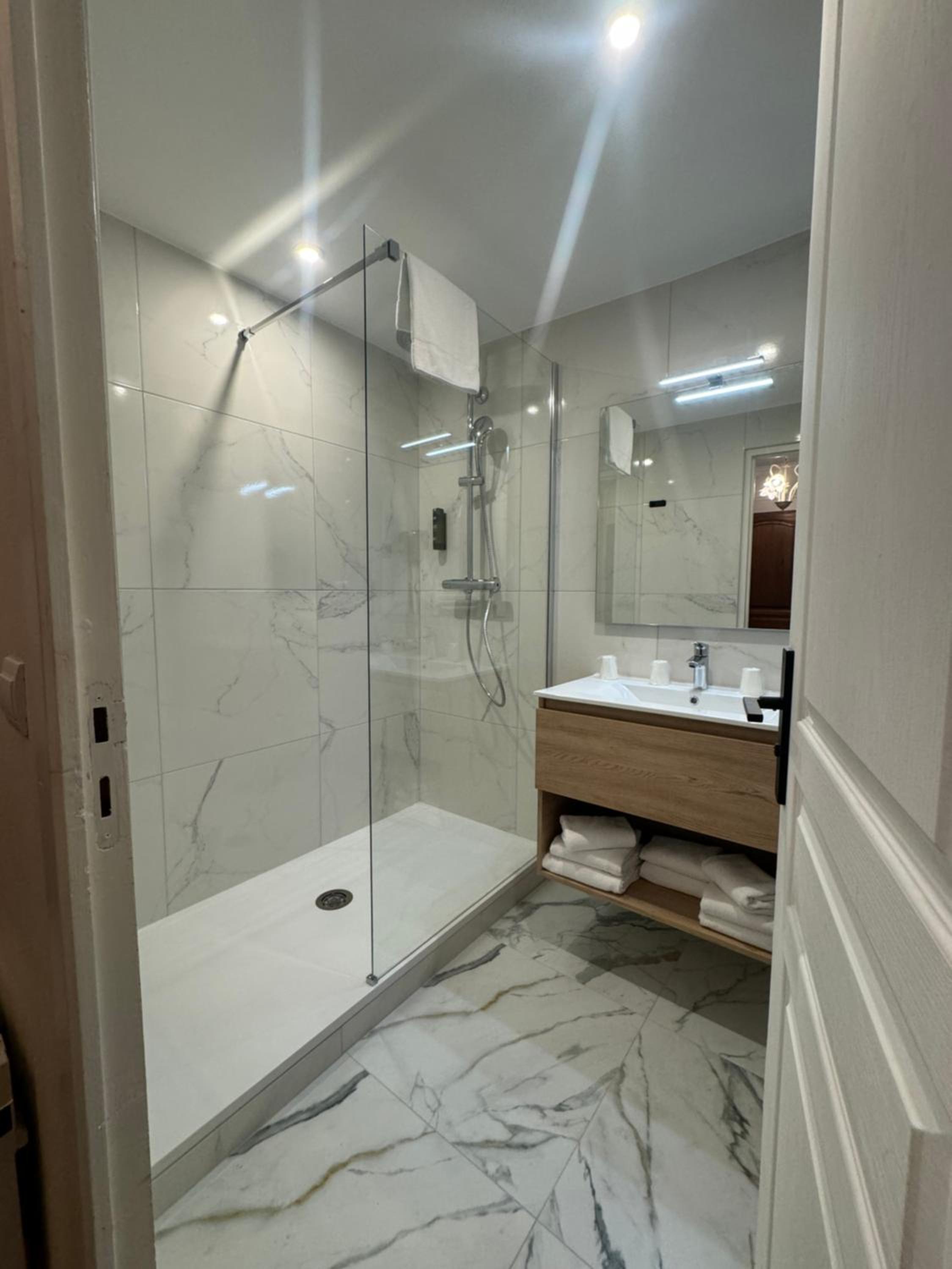 Deluxe Double Room - Photo 3